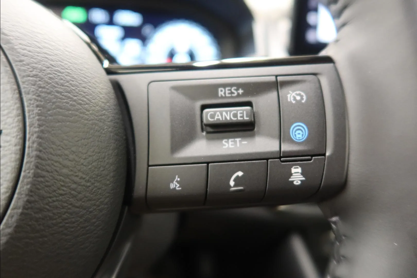 Nissan Qashqai XVZ-338 carousel image