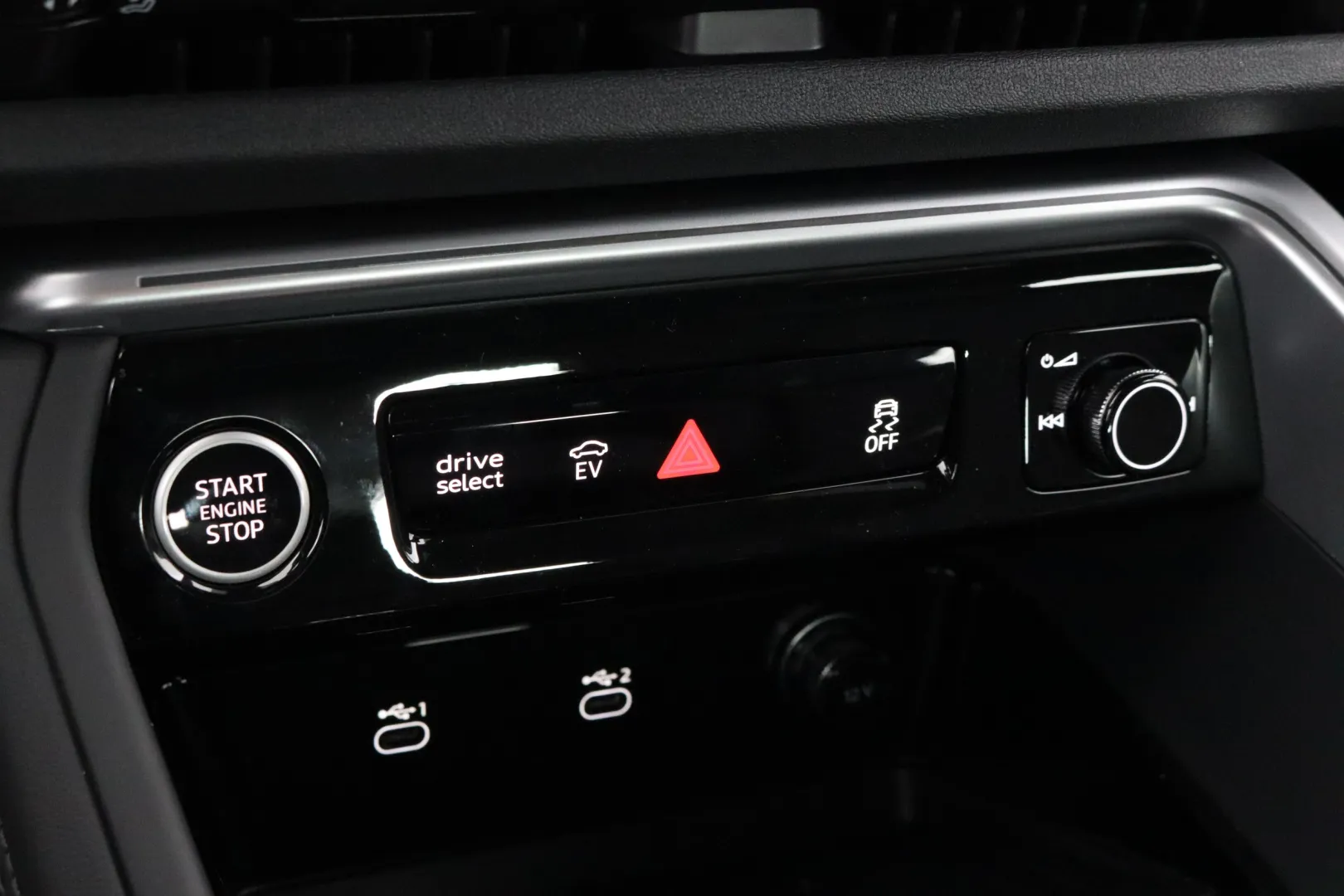 Audi Q5 ZPS-626 carousel image