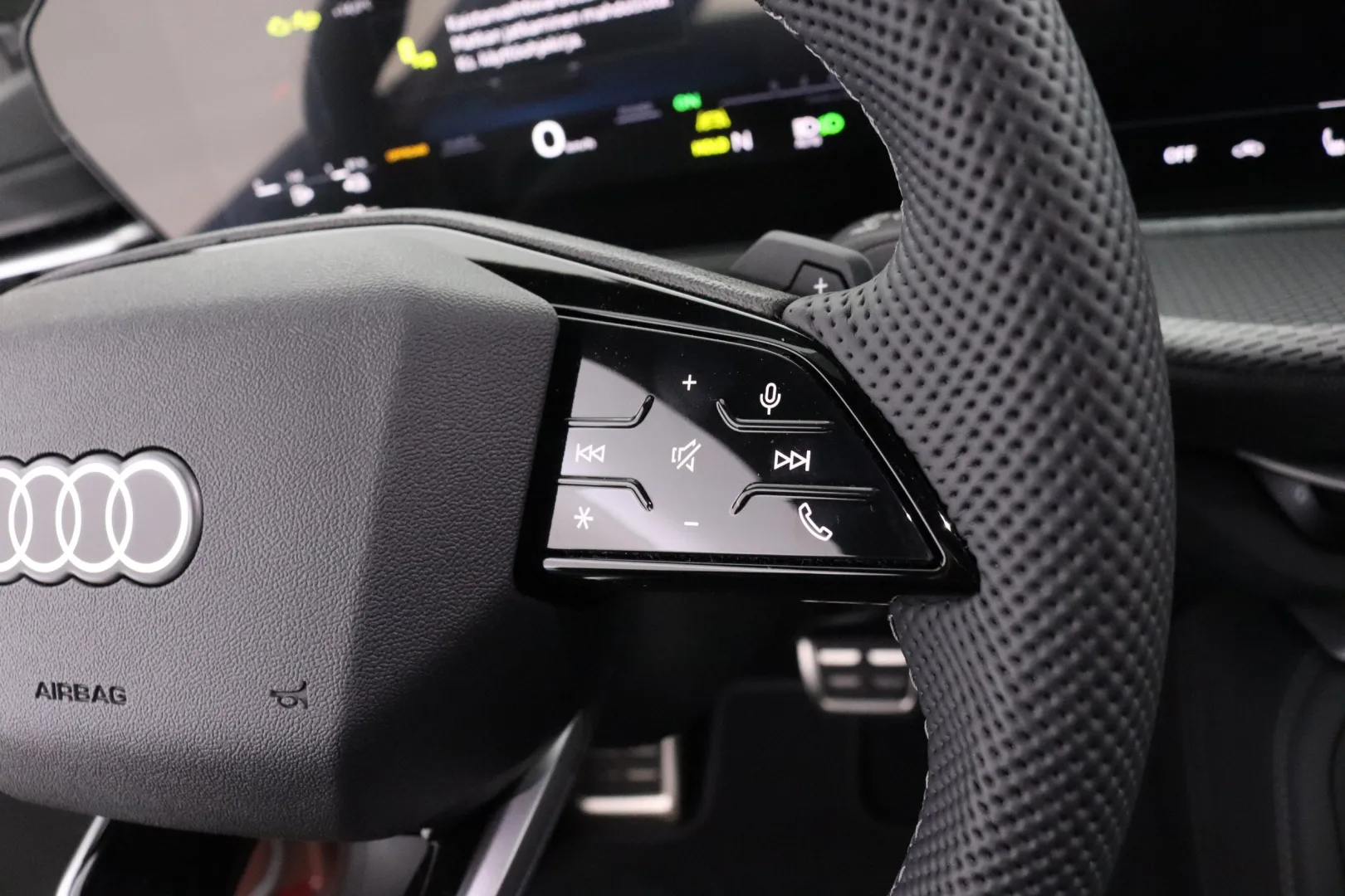 Audi Q5 ZPS-626 carousel image