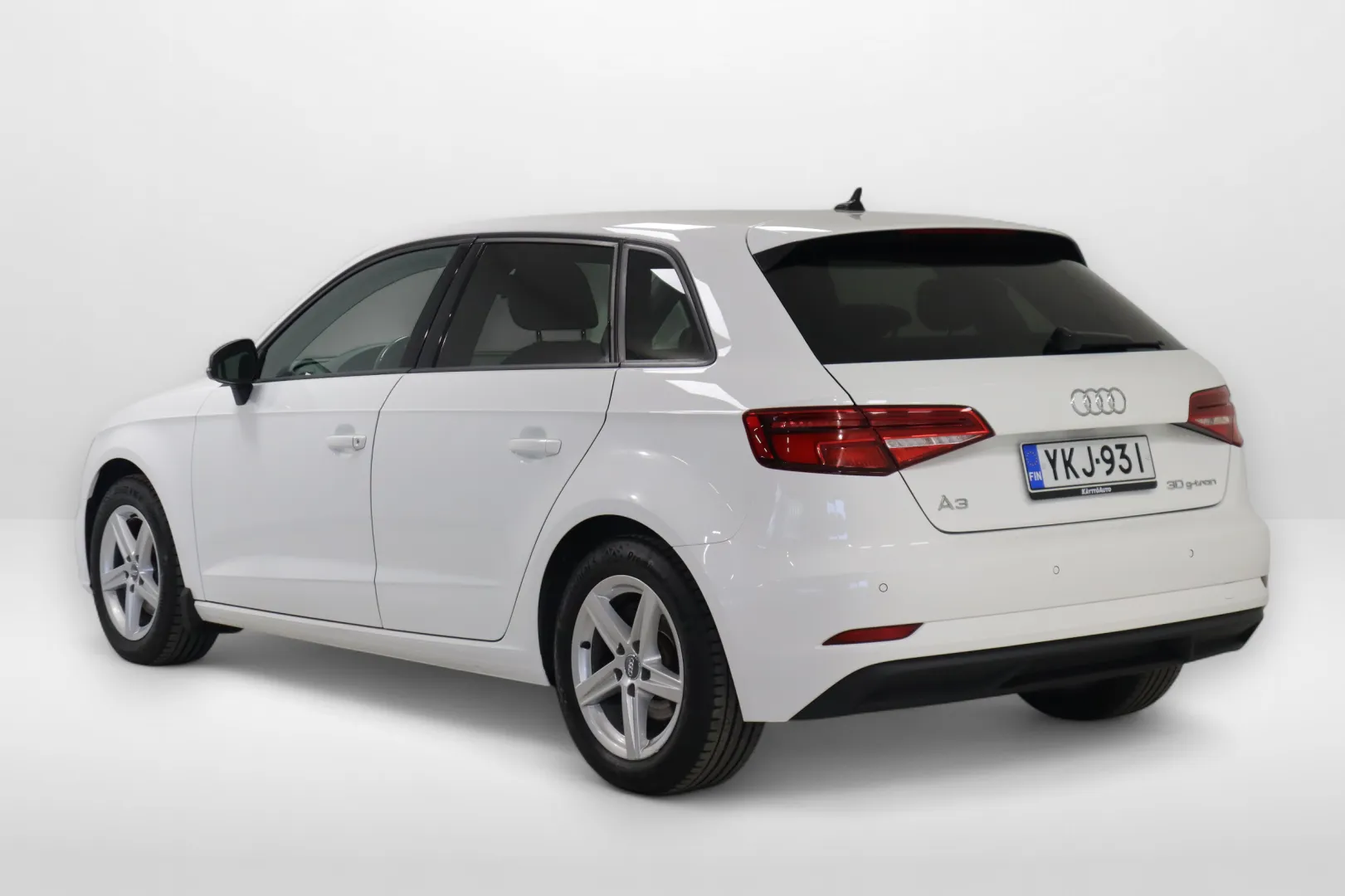 AUDI A3 YKJ-931 carousel image