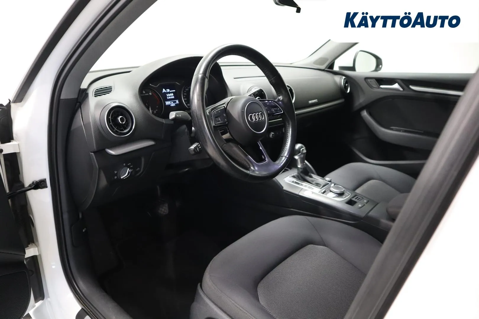 AUDI A3 YKJ-931 carousel image