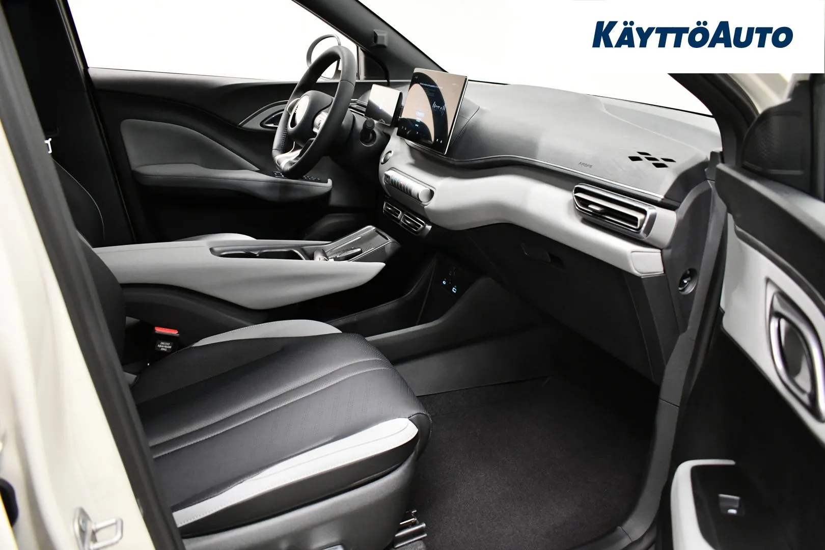 BYD Dolphin Surf FSK-773 carousel image