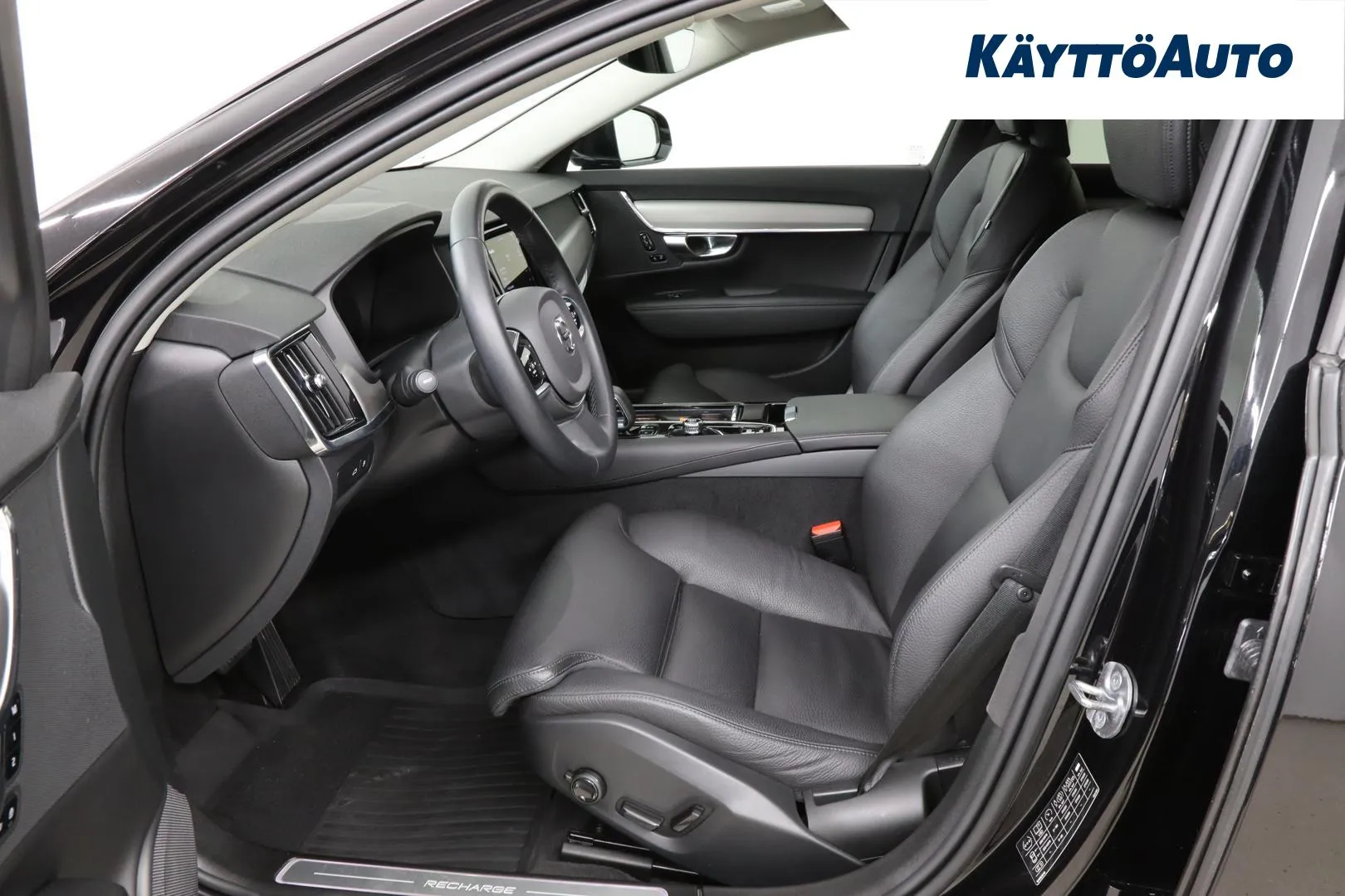 VOLVO V90 CRU-582 carousel image