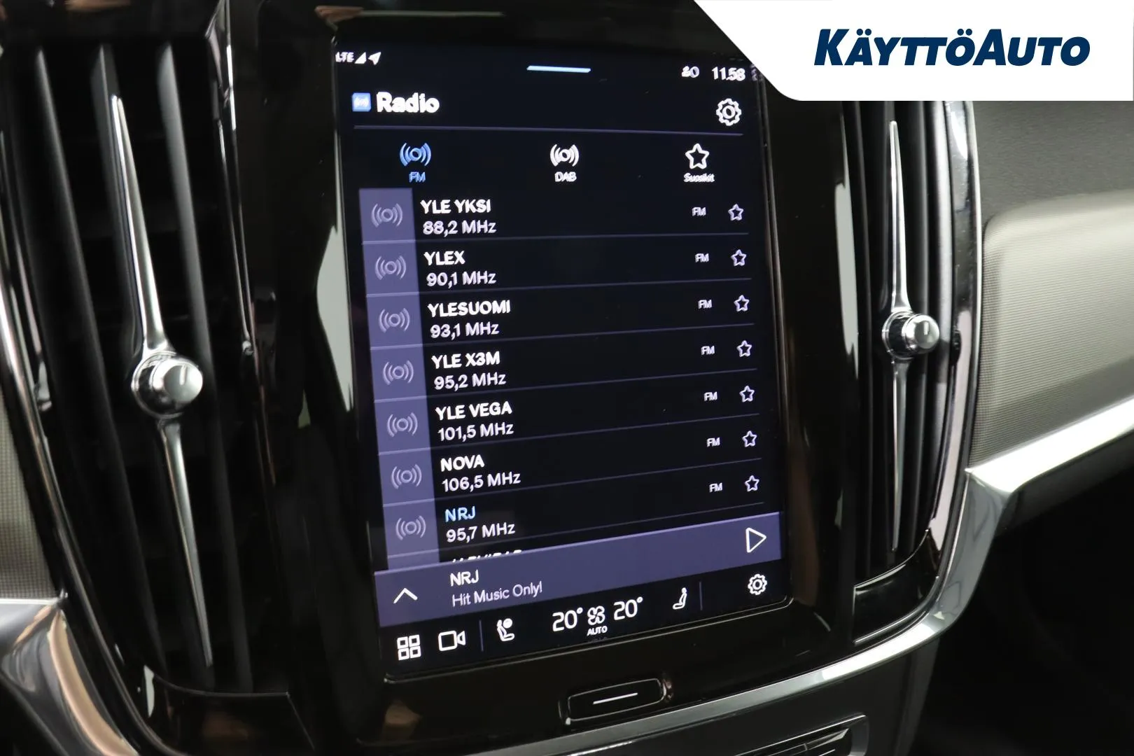 VOLVO V90 CRU-582 carousel image