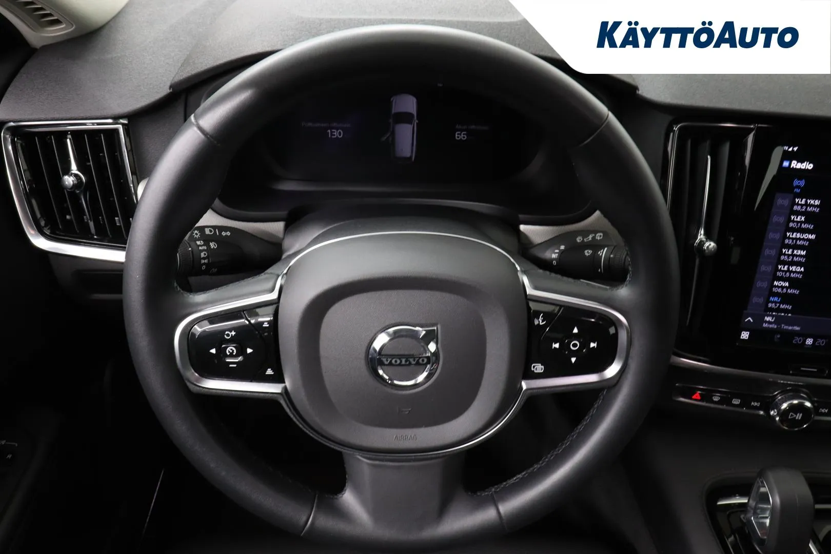 VOLVO V90 CRU-582 carousel image