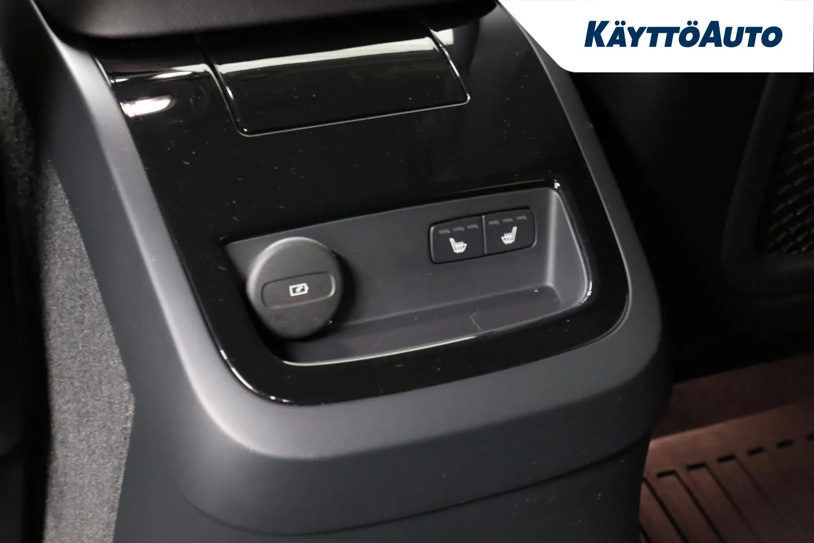 VOLVO V90 CRU-582 carousel image