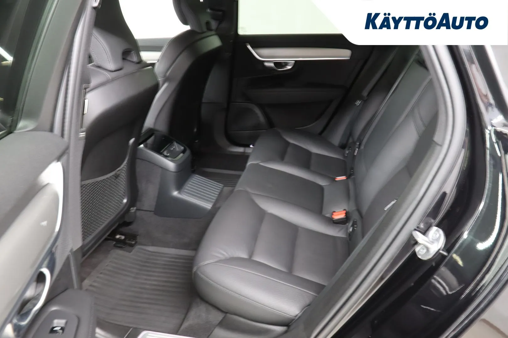 VOLVO V90 CRU-582 carousel image