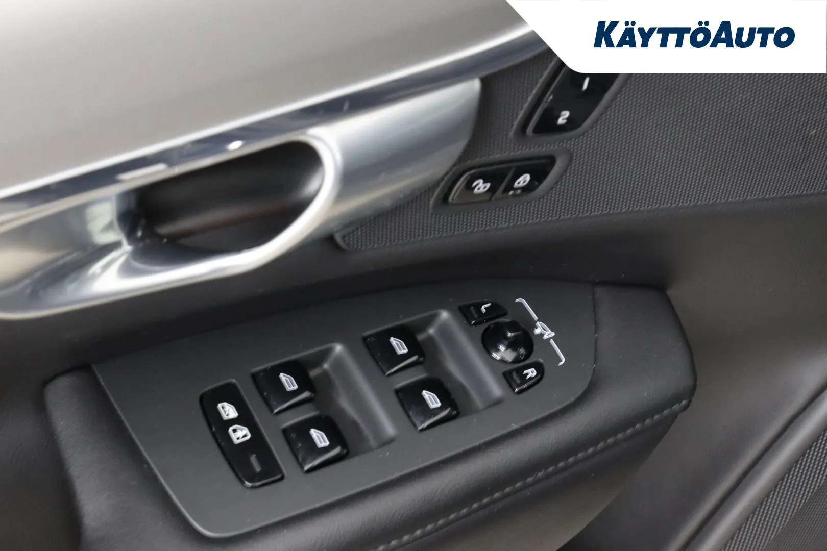 VOLVO V90 CRU-582 carousel image