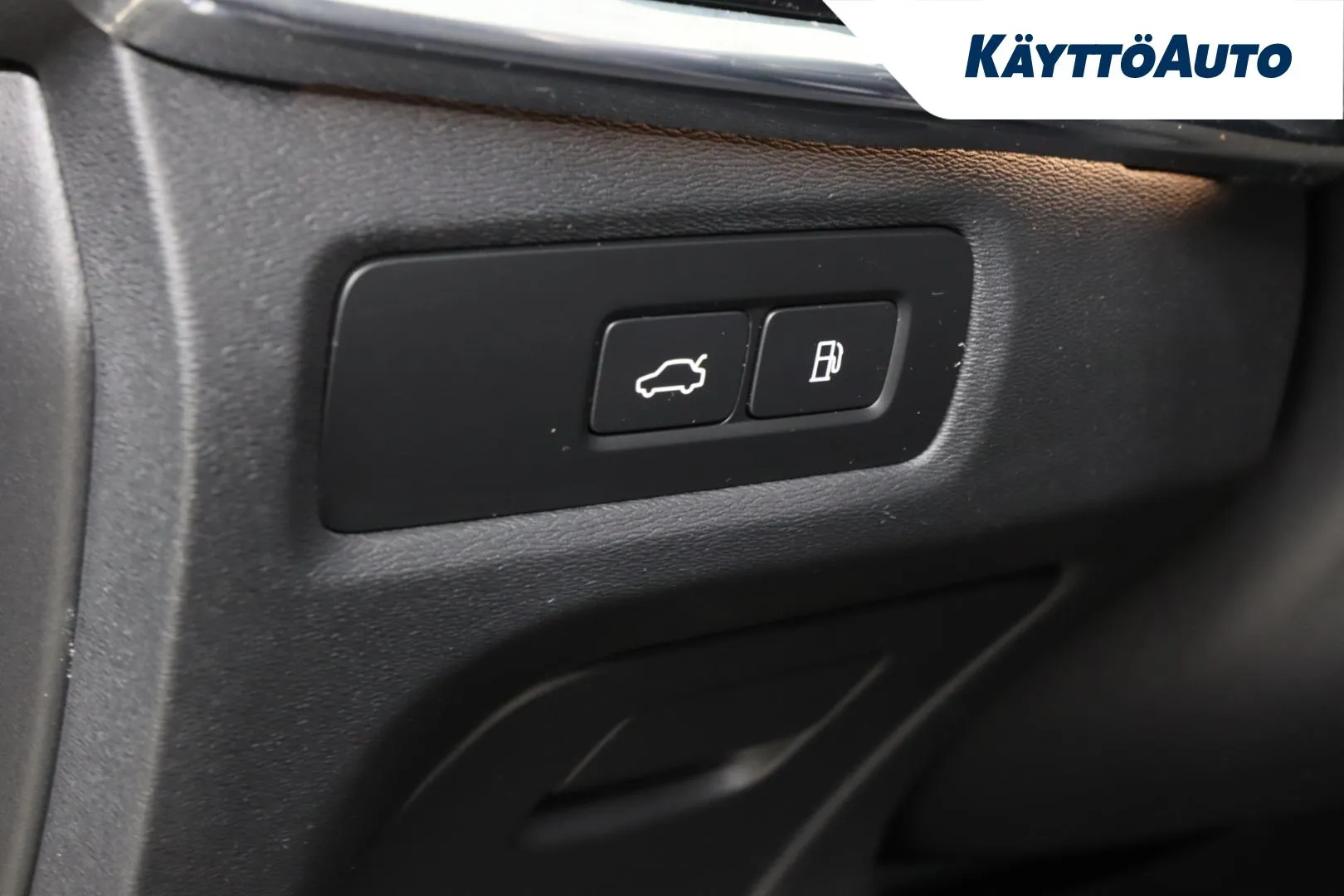 VOLVO V90 CRU-582 carousel image