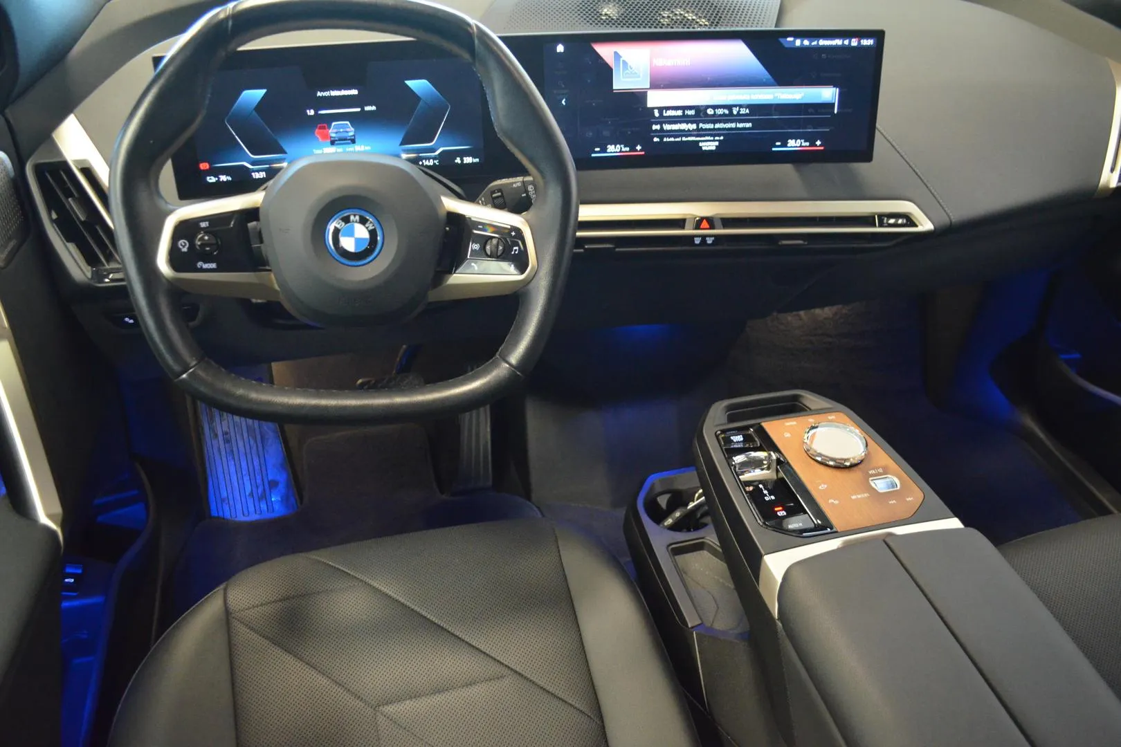 BMW iX YXS-883 carousel image