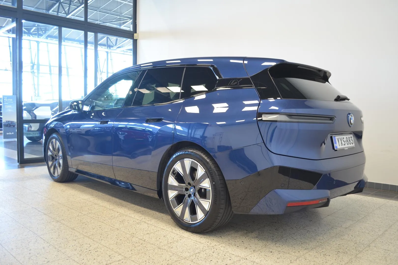 BMW iX YXS-883 carousel image