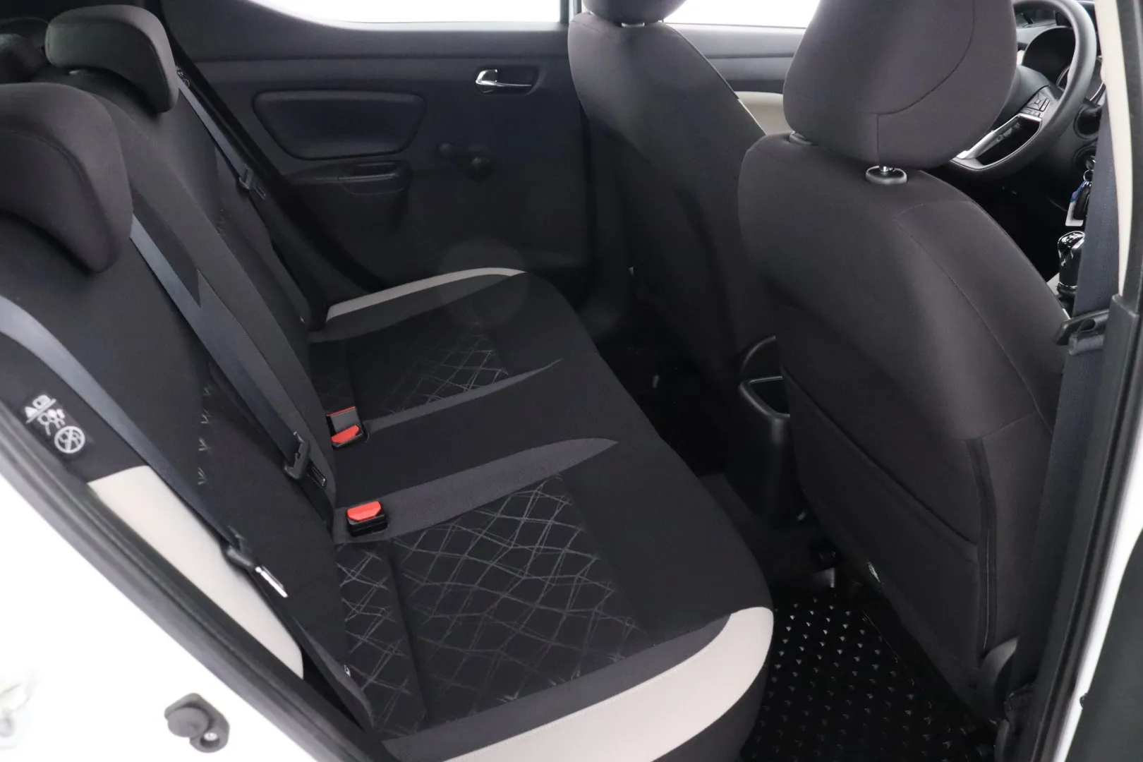 NISSAN Micra NLN-207 carousel image