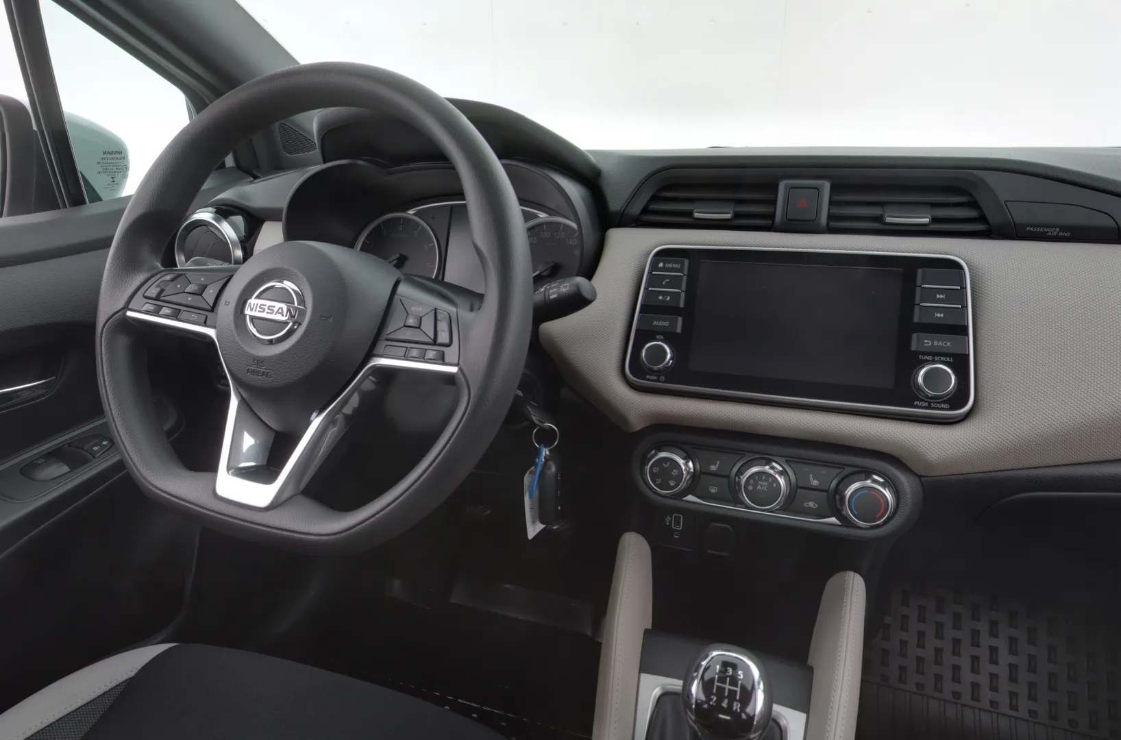 NISSAN Micra NLN-207 carousel image