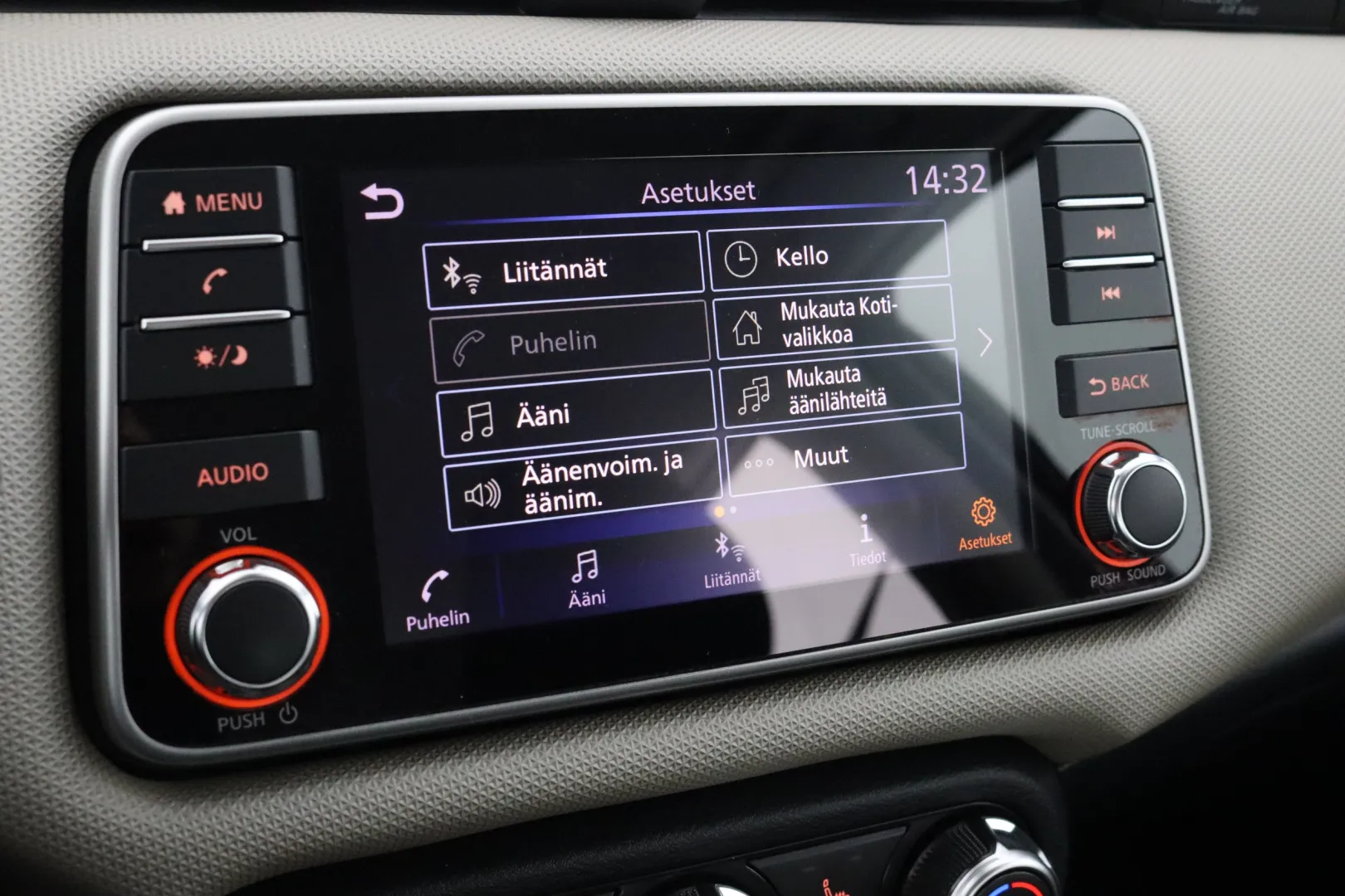 NISSAN Micra NLN-207 carousel image