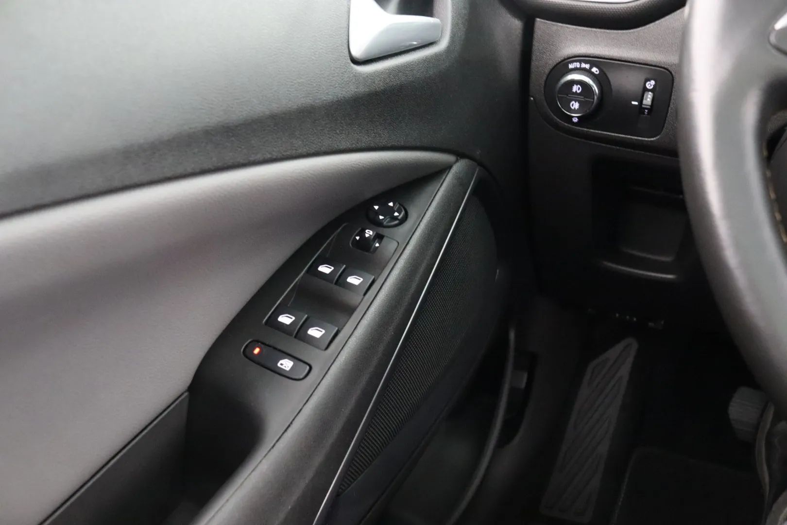 OPEL Crossland X FMU-785 carousel image