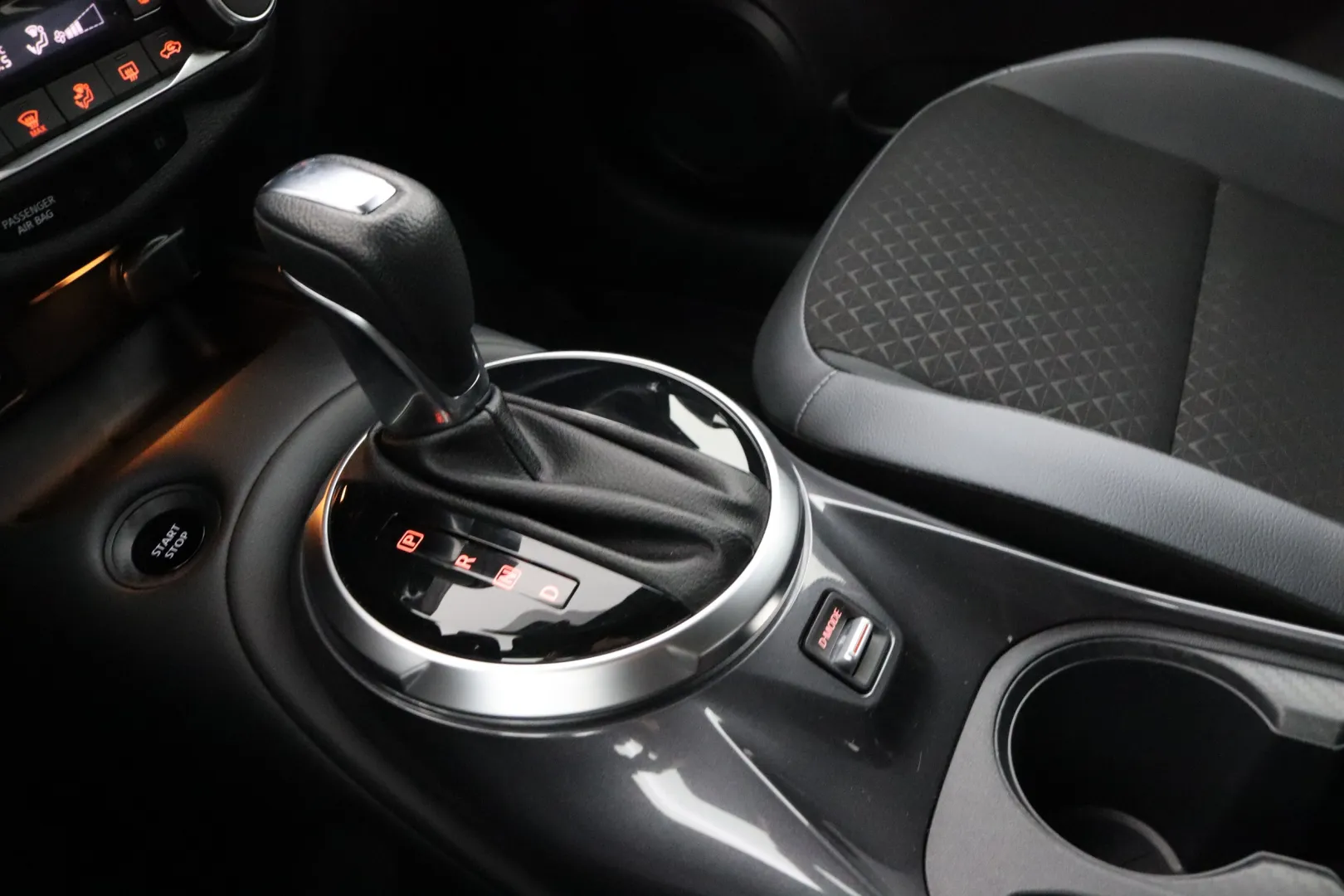 NISSAN Juke NNF-975 carousel image