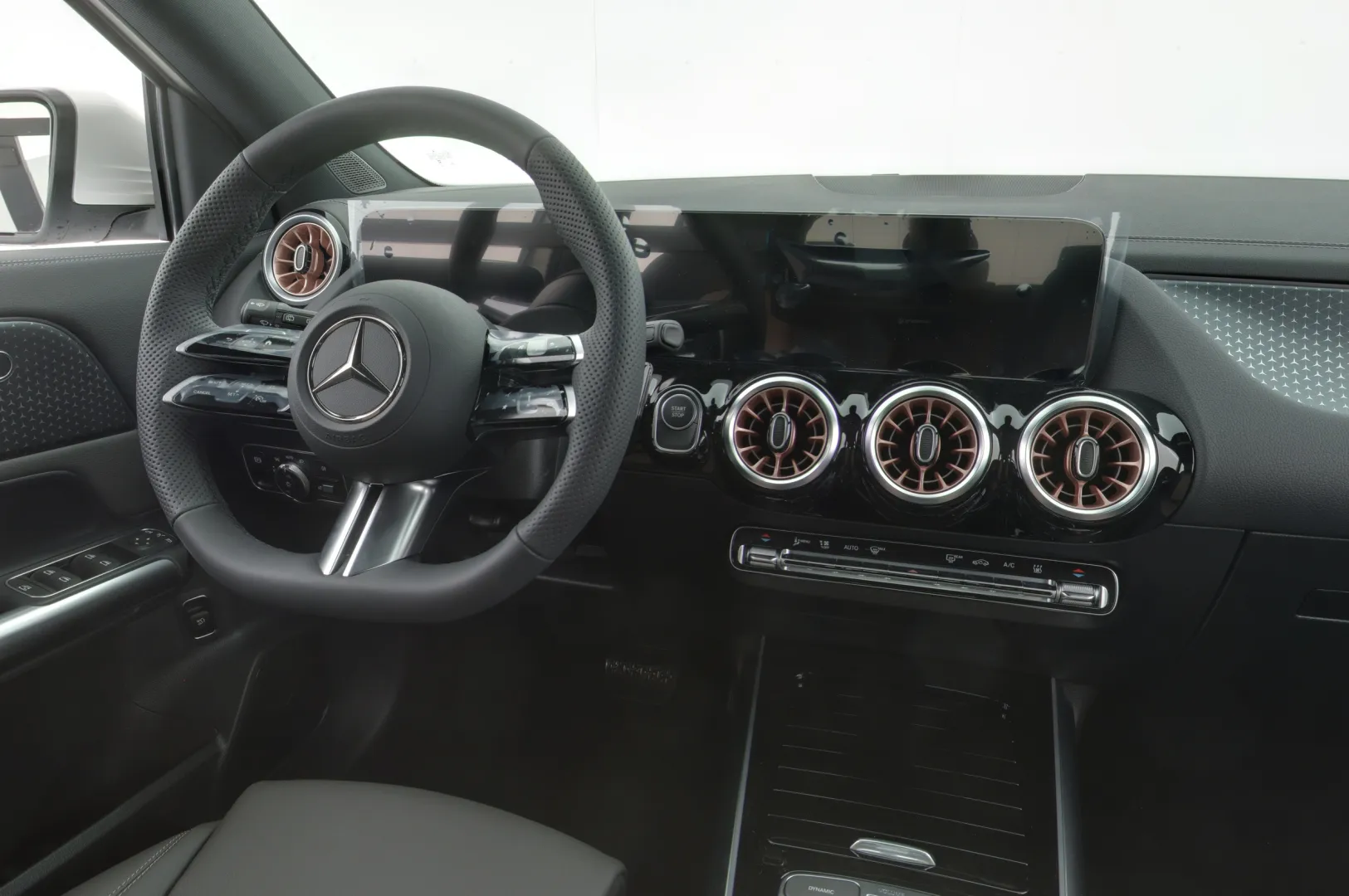 Mercedes-Benz EQA JNT-972 carousel image