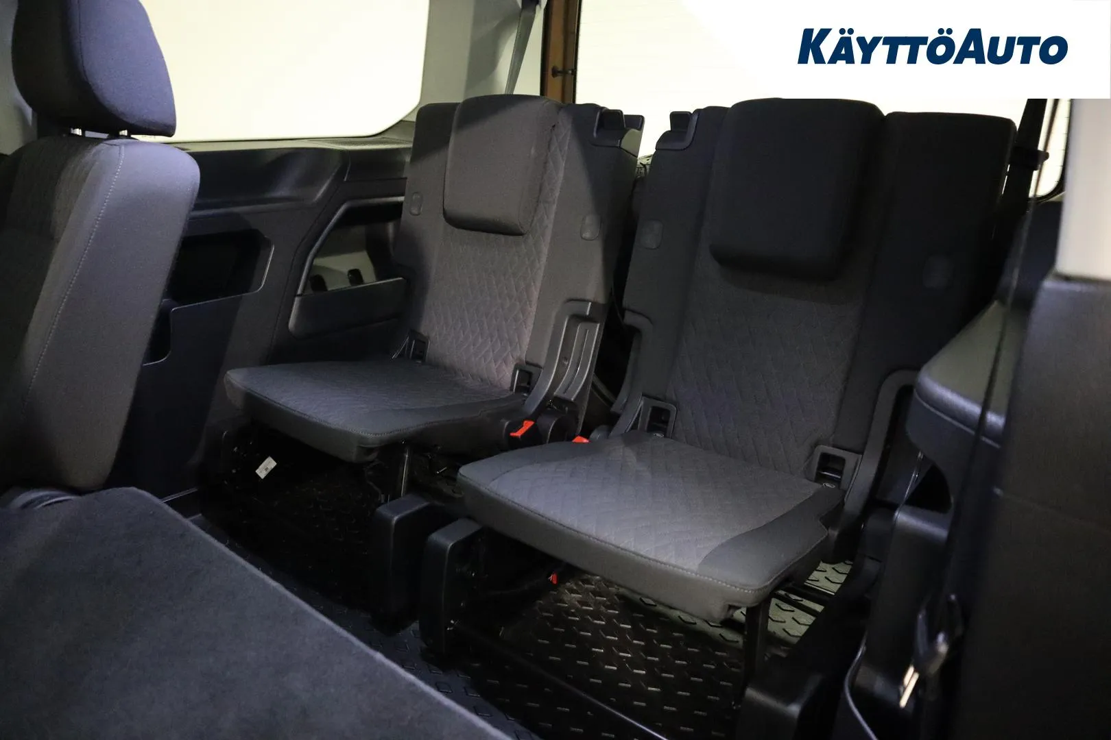 VOLKSWAGEN Caddy Maxi ZNP-346 carousel image