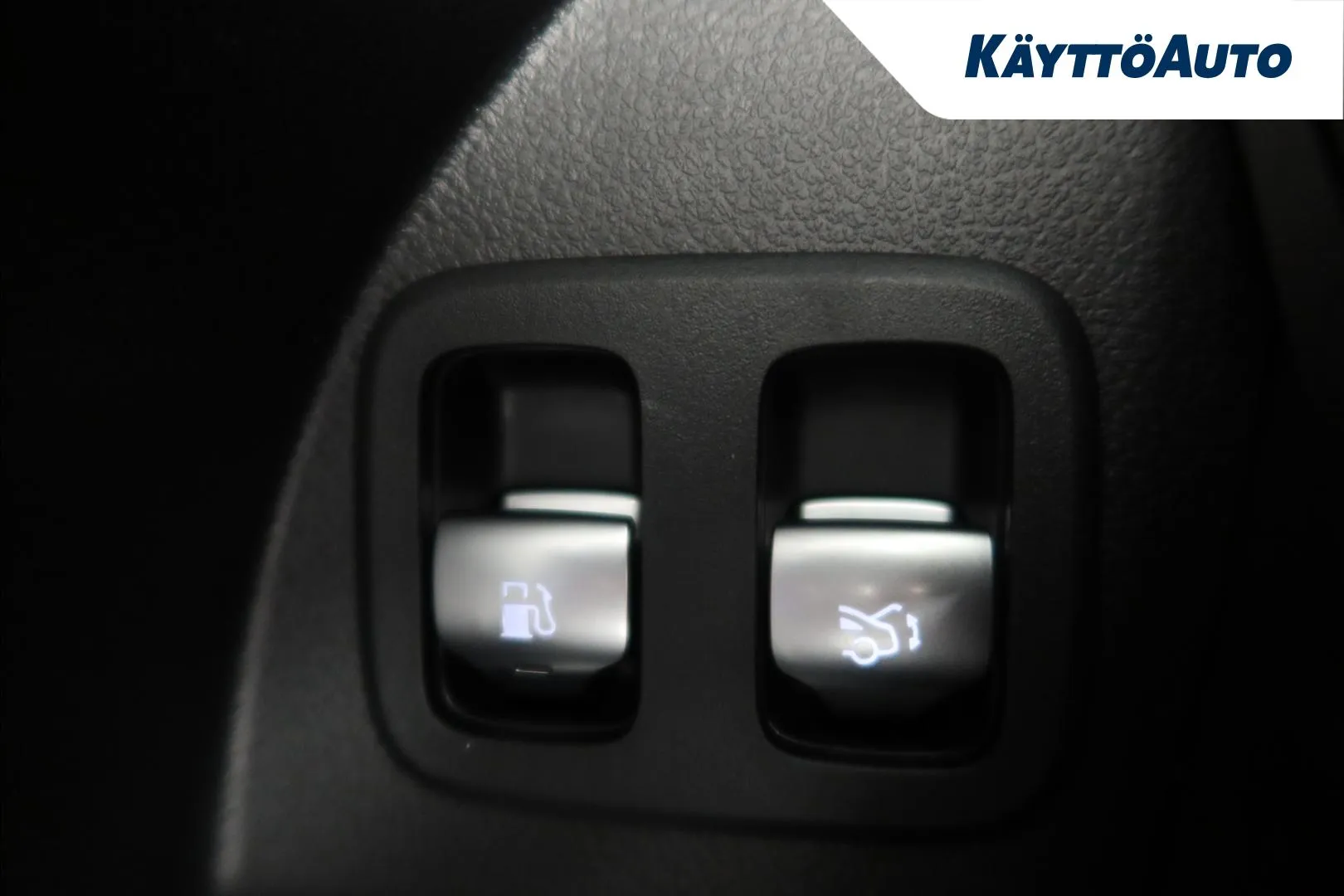 Mercedes-Benz GLC EVP-111 carousel image