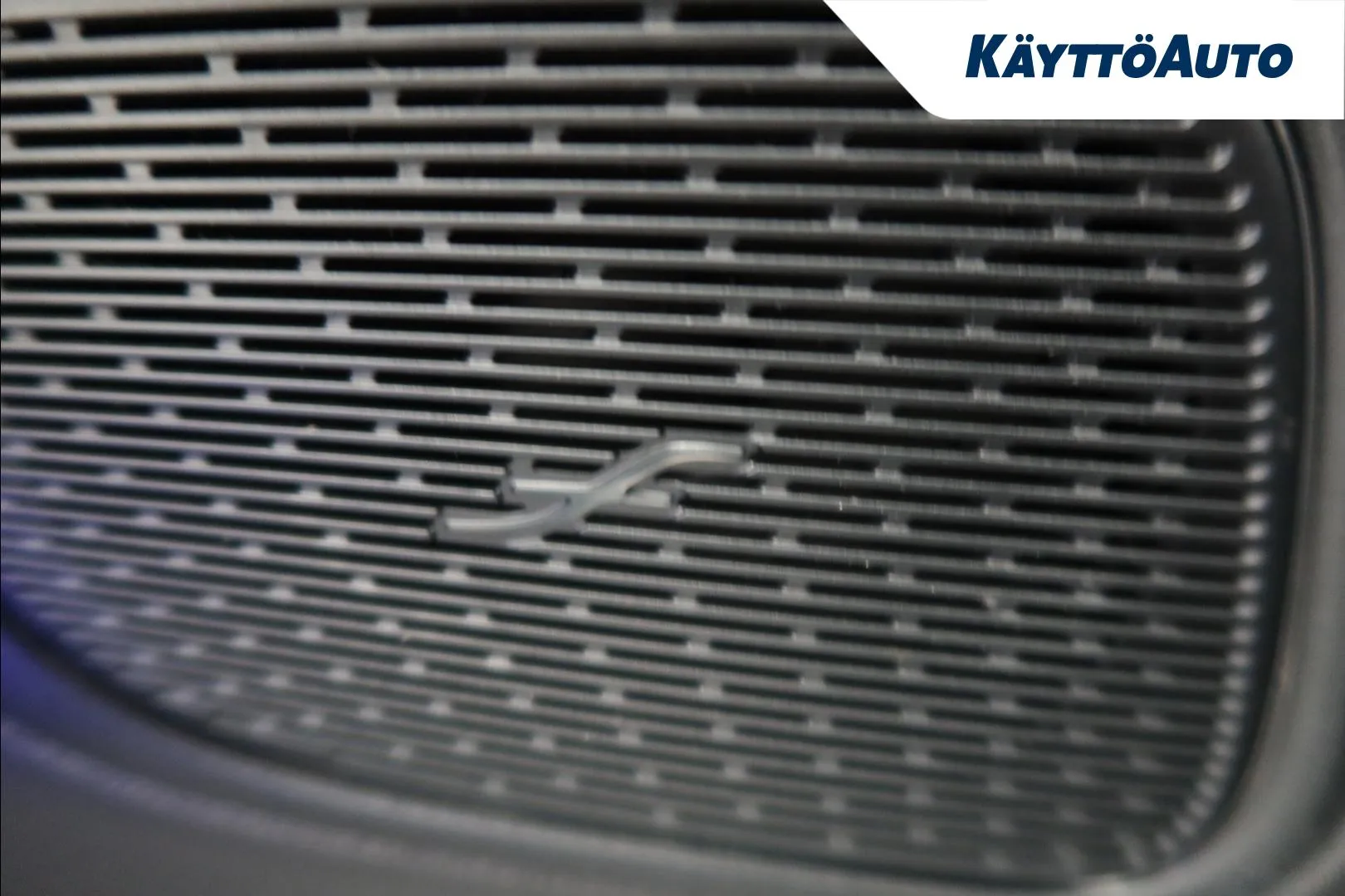 Mercedes-Benz GLC EVP-111 carousel image