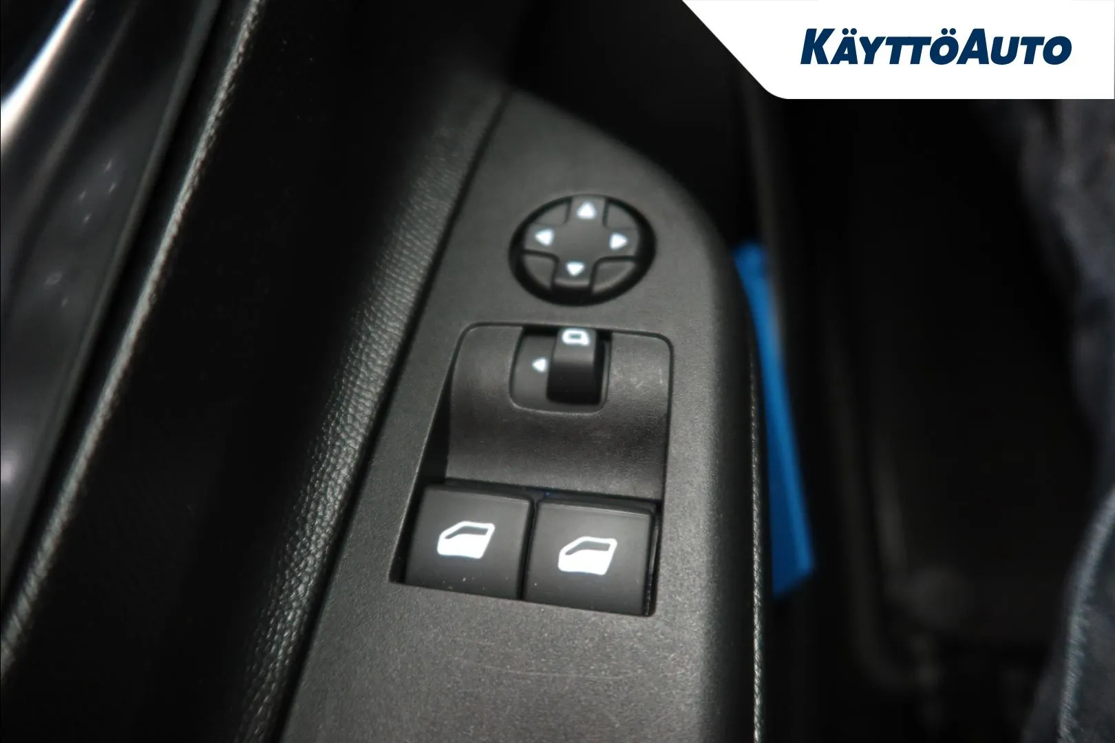 OPEL Corsa KUJ-274 carousel image