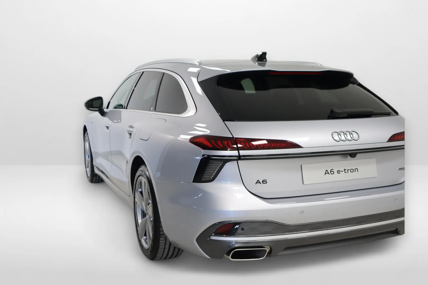 Audi A6 EVR-702 carousel image