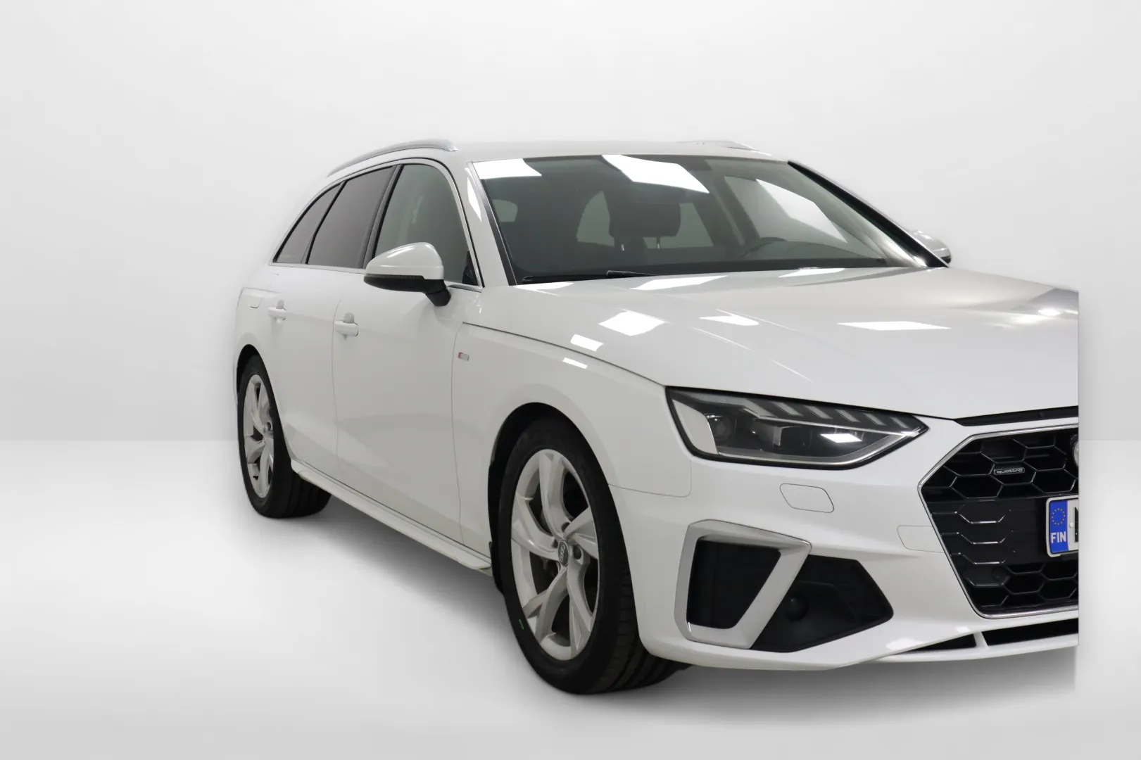 AUDI A4 MUZ-237 carousel image