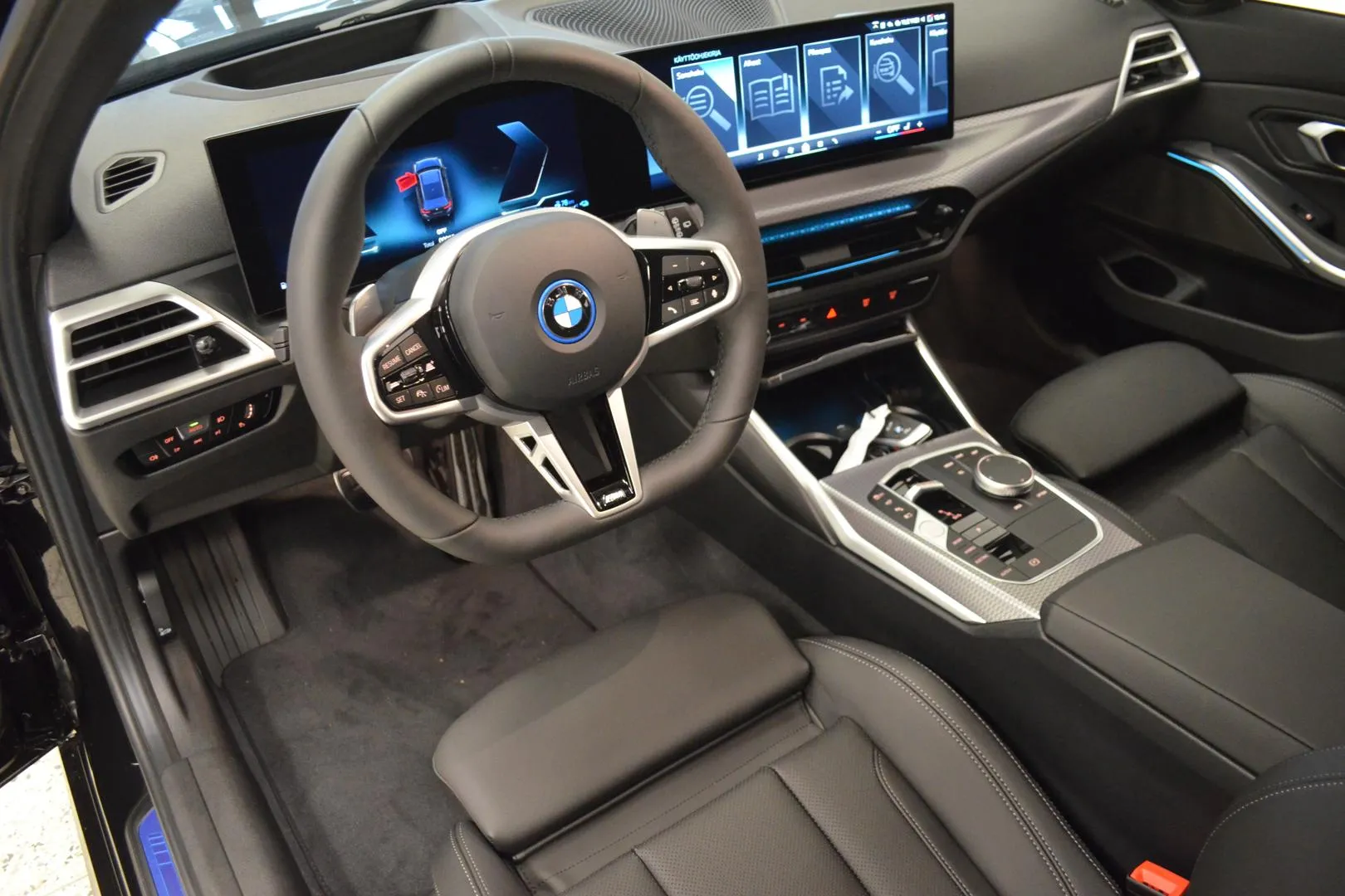 BMW 330 YYG-909 carousel image