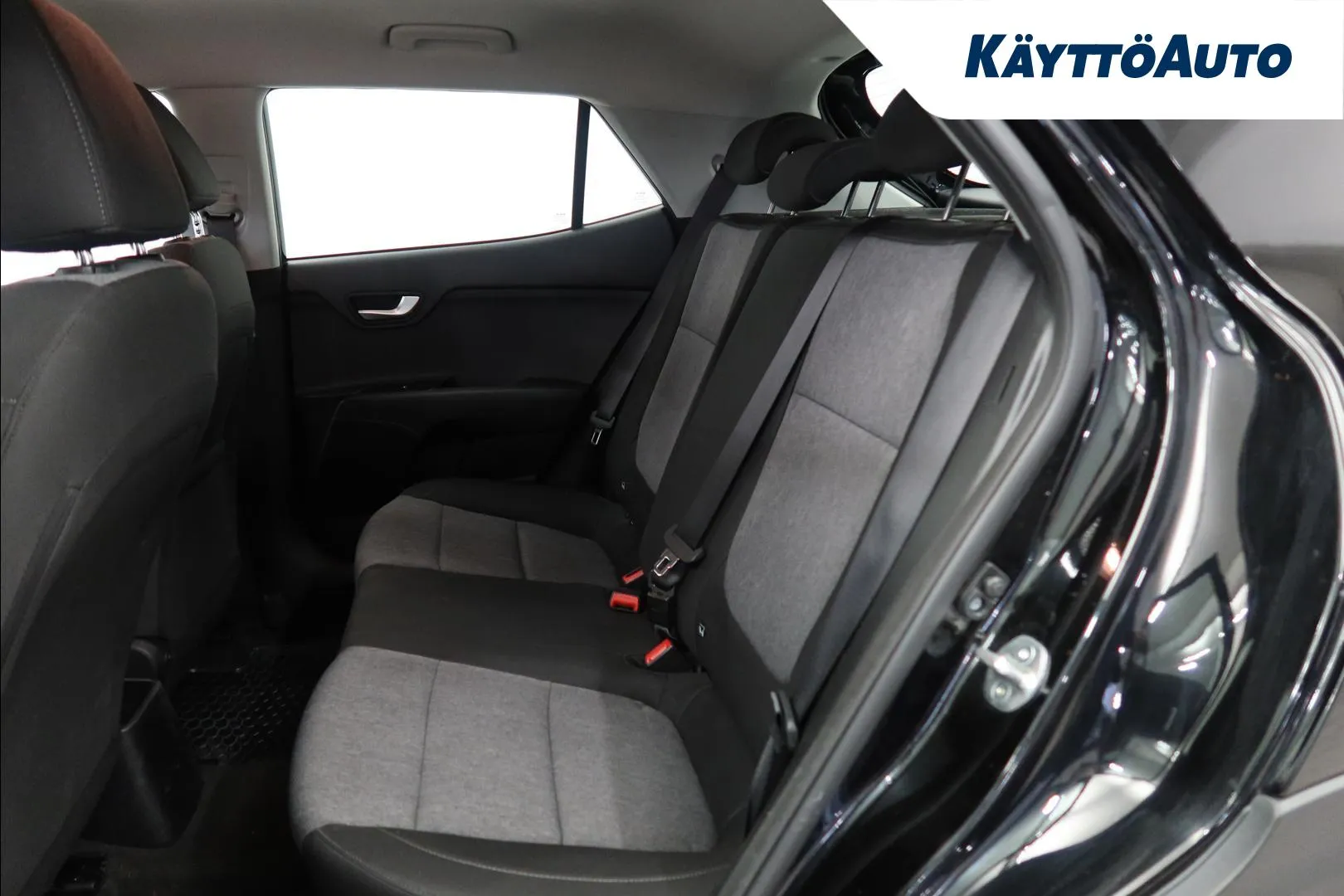 KIA Stonic OZN-728 carousel image