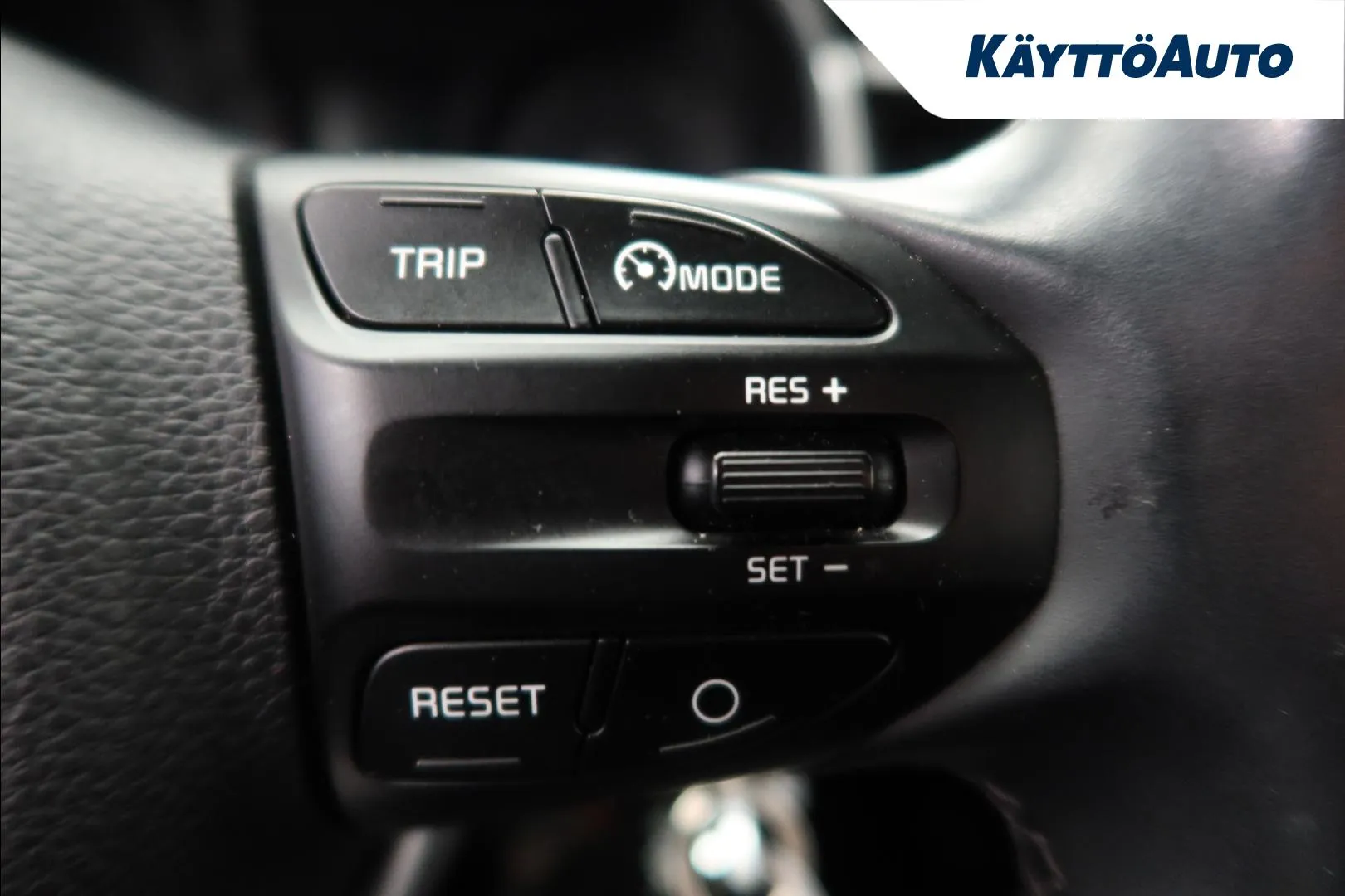 KIA Stonic OZN-728 carousel image