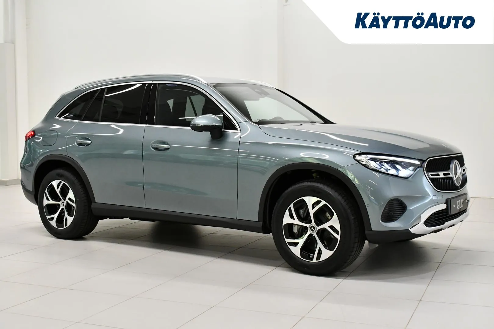 Mercedes-Benz GLC YYG-529 carousel image