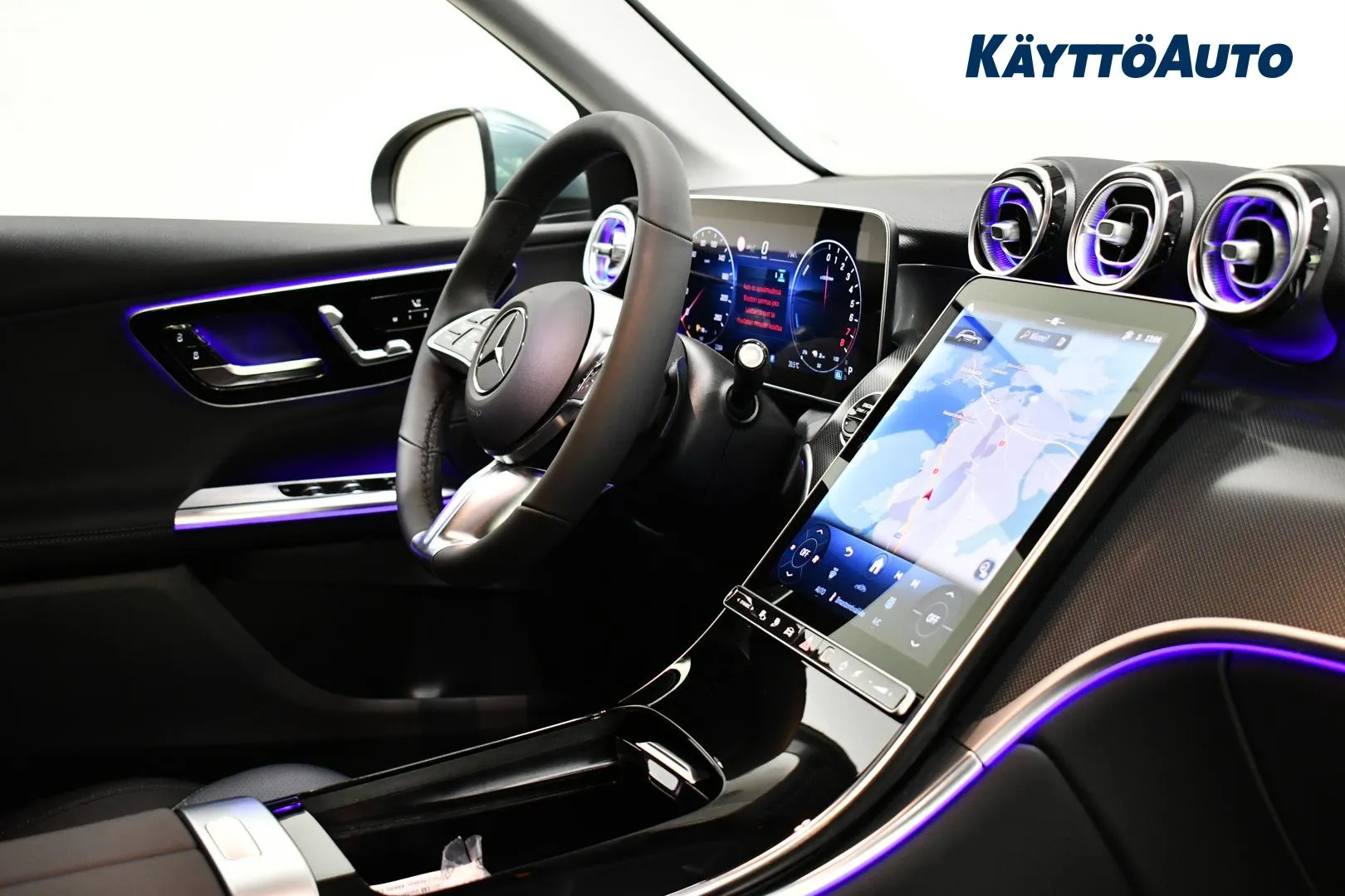 Mercedes-Benz GLC YYG-529 carousel image