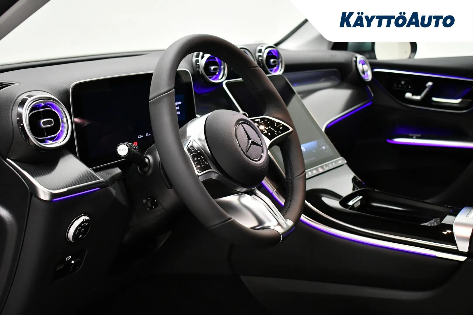 Mercedes-Benz GLC YYG-529 carousel image