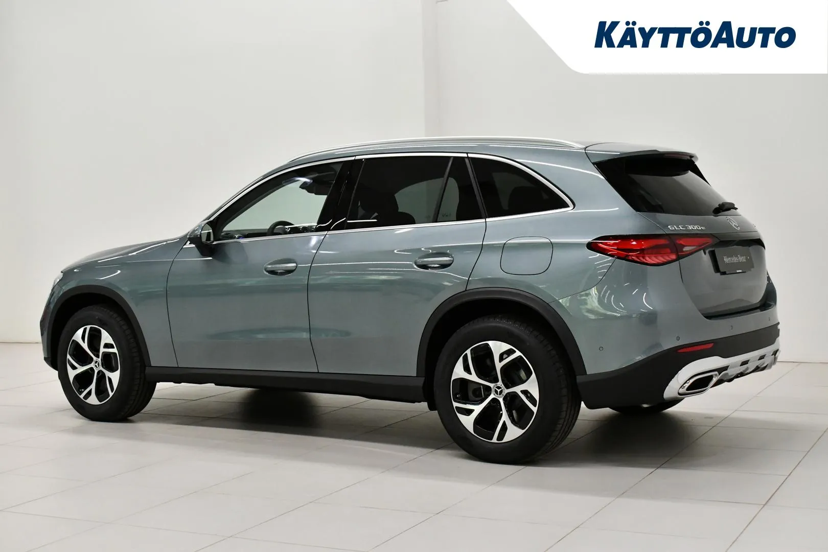 Mercedes-Benz GLC YYG-529 carousel image