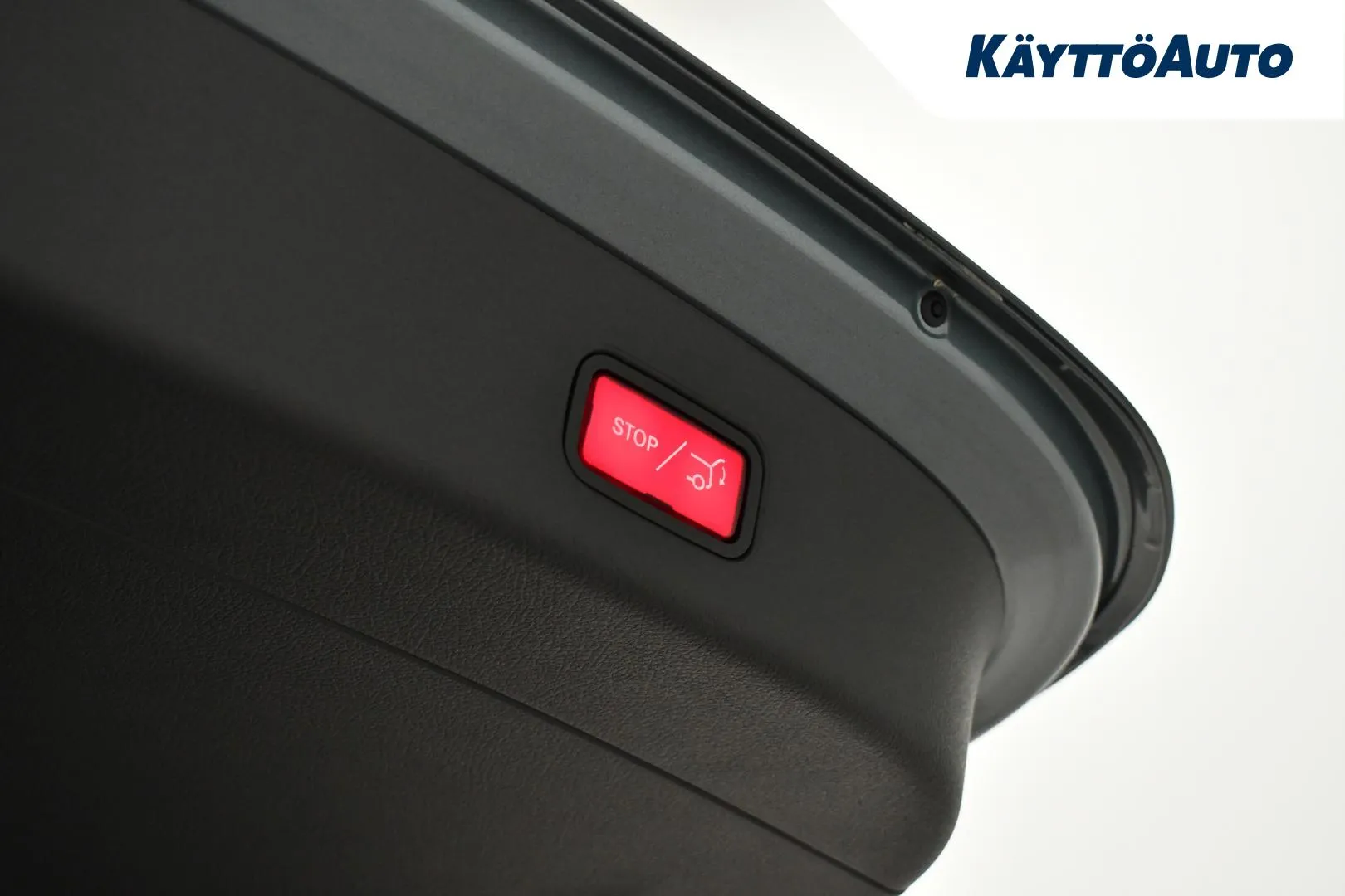 Mercedes-Benz GLC YYG-529 carousel image