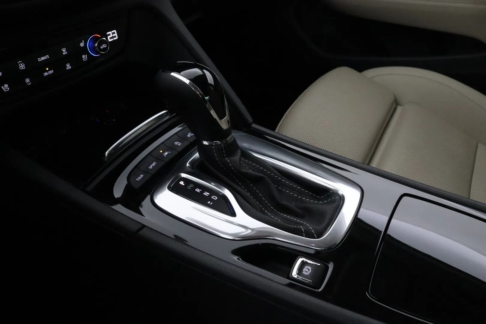 OPEL Insignia MYP-198 carousel image