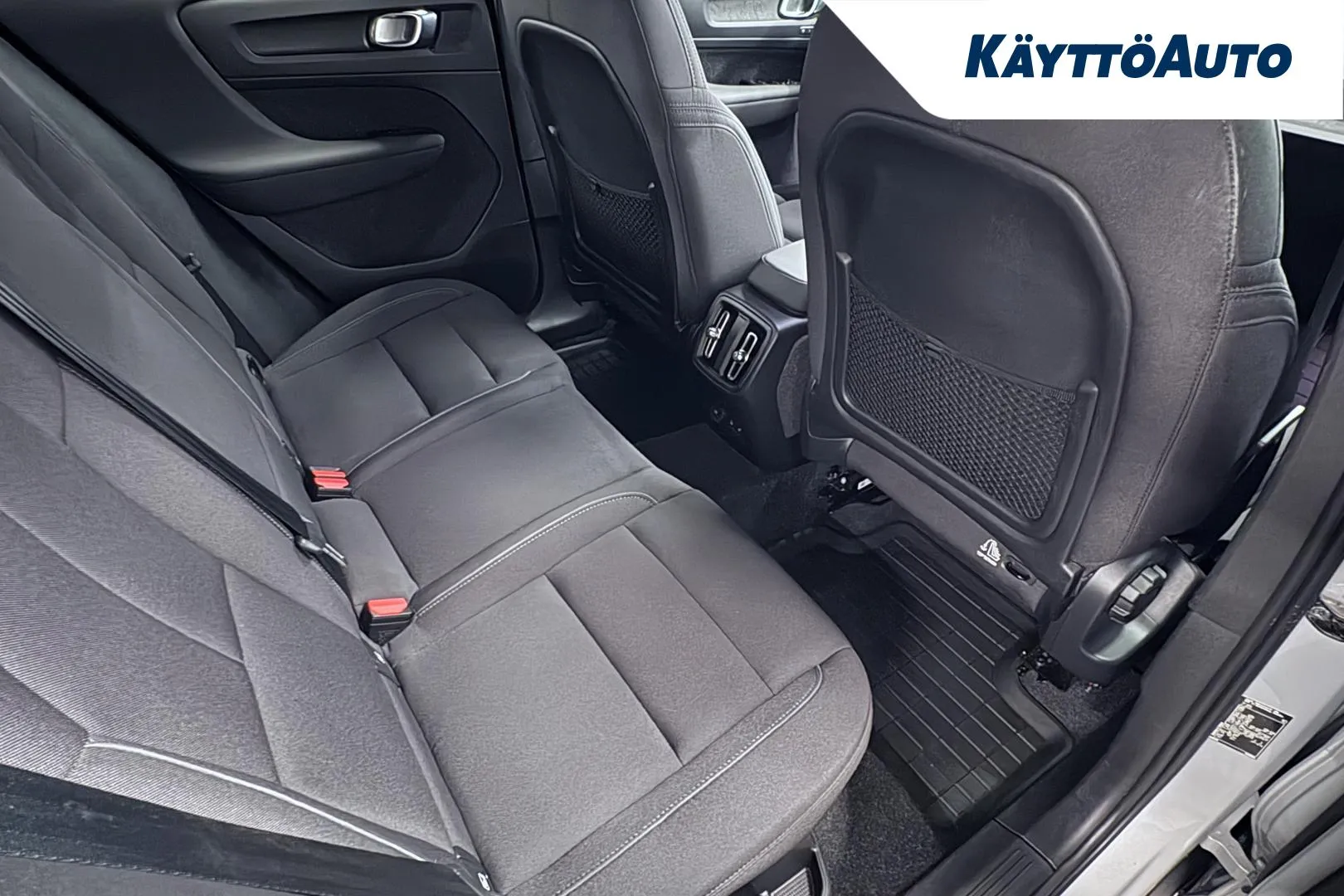 VOLVO XC40 YMA-377 carousel image