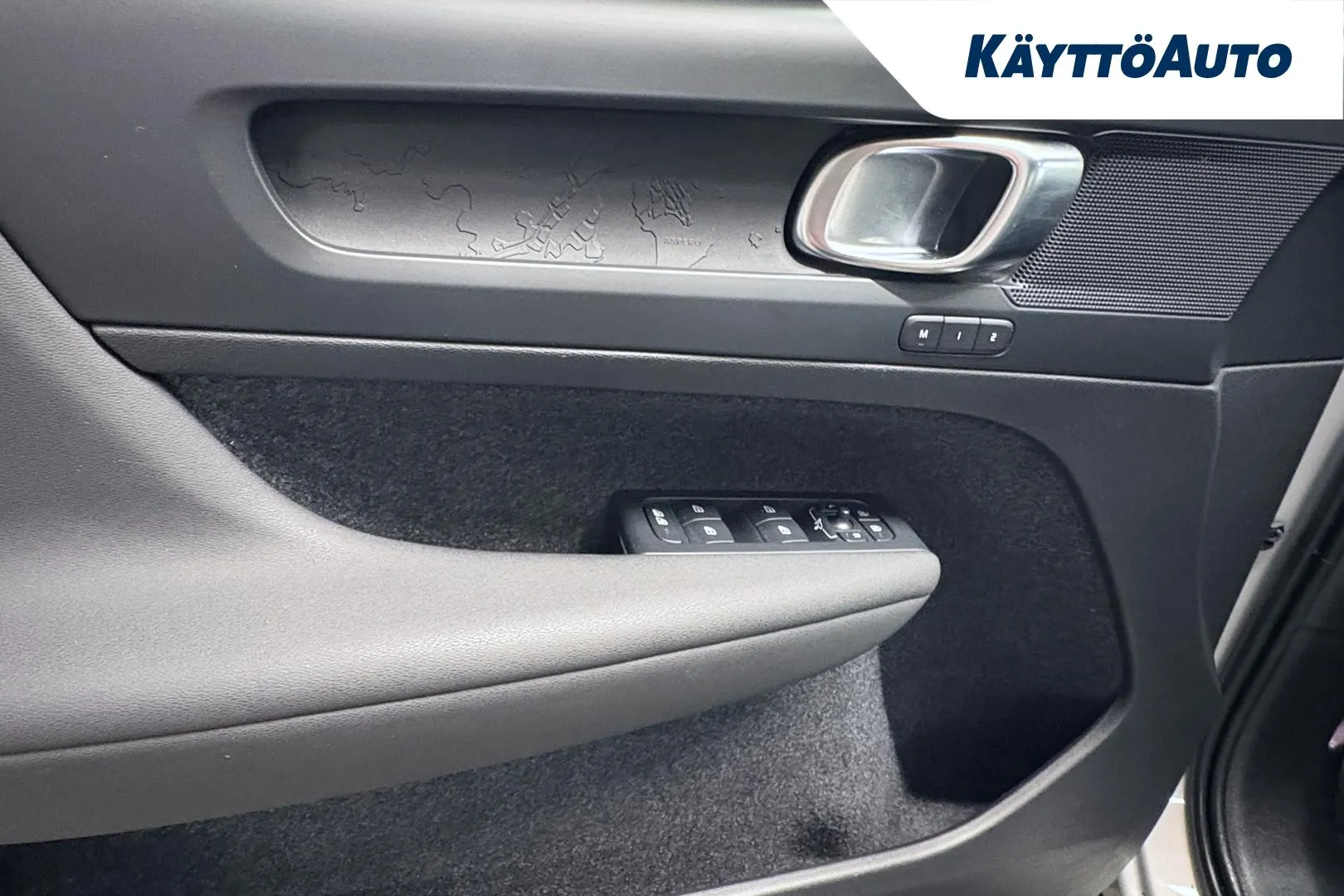 VOLVO XC40 YMA-377 carousel image