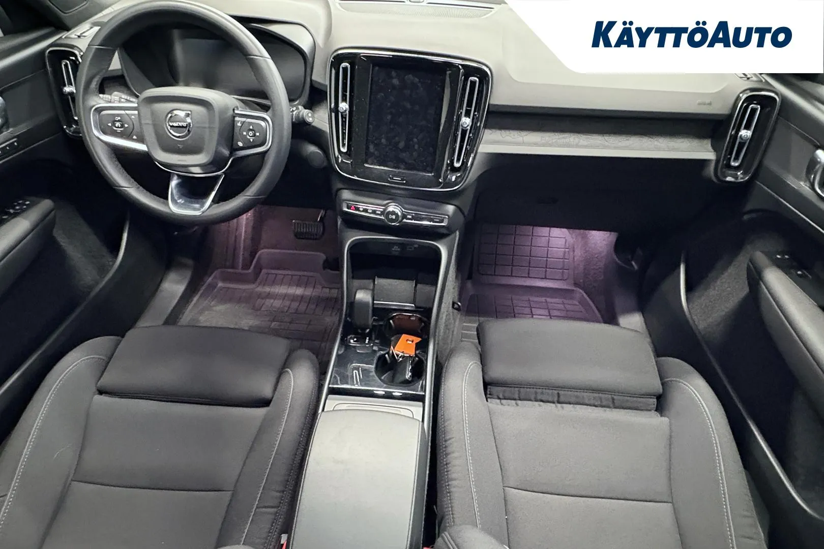 VOLVO XC40 YMA-377 carousel image