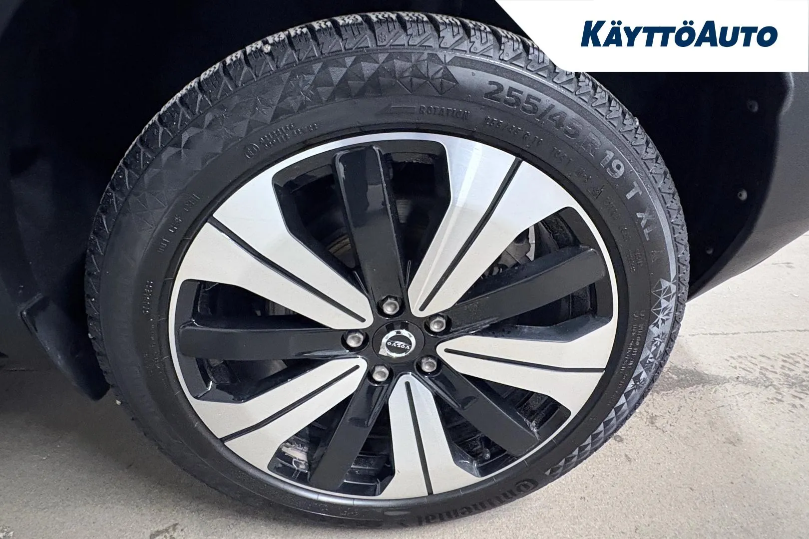 VOLVO XC40 YMA-377 carousel image