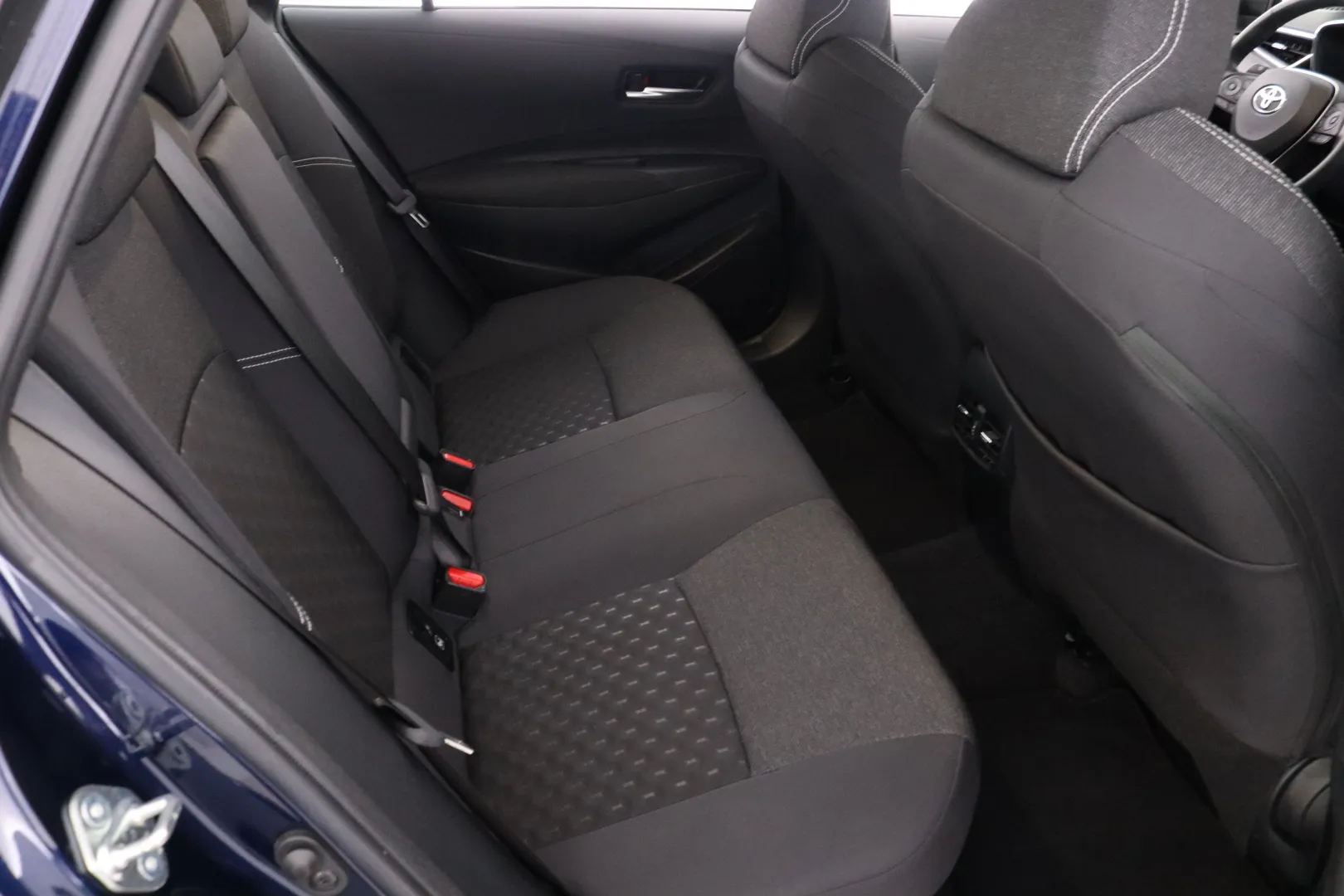 Toyota Corolla CRS-412 carousel image