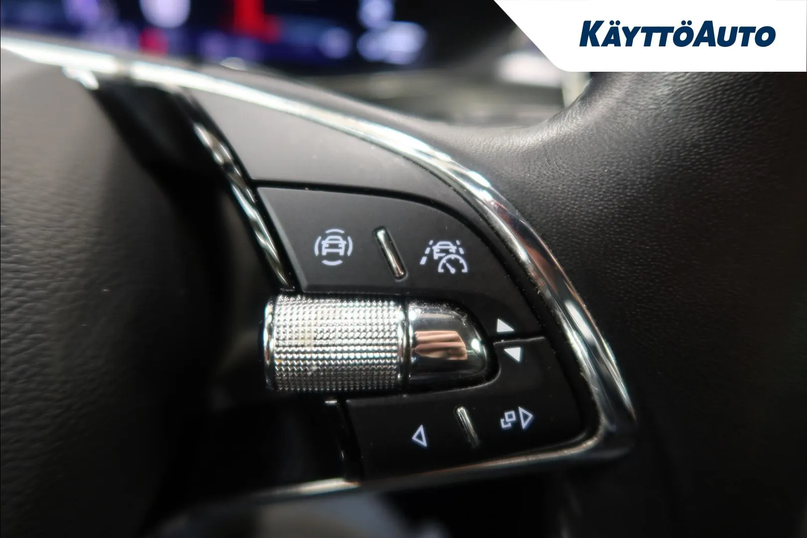 SKODA Superb MOT-573 carousel image