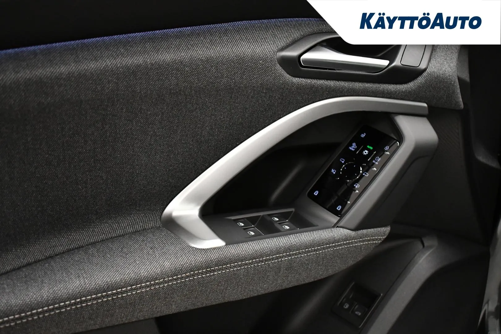 Audi Q5 YZZ-710 carousel image