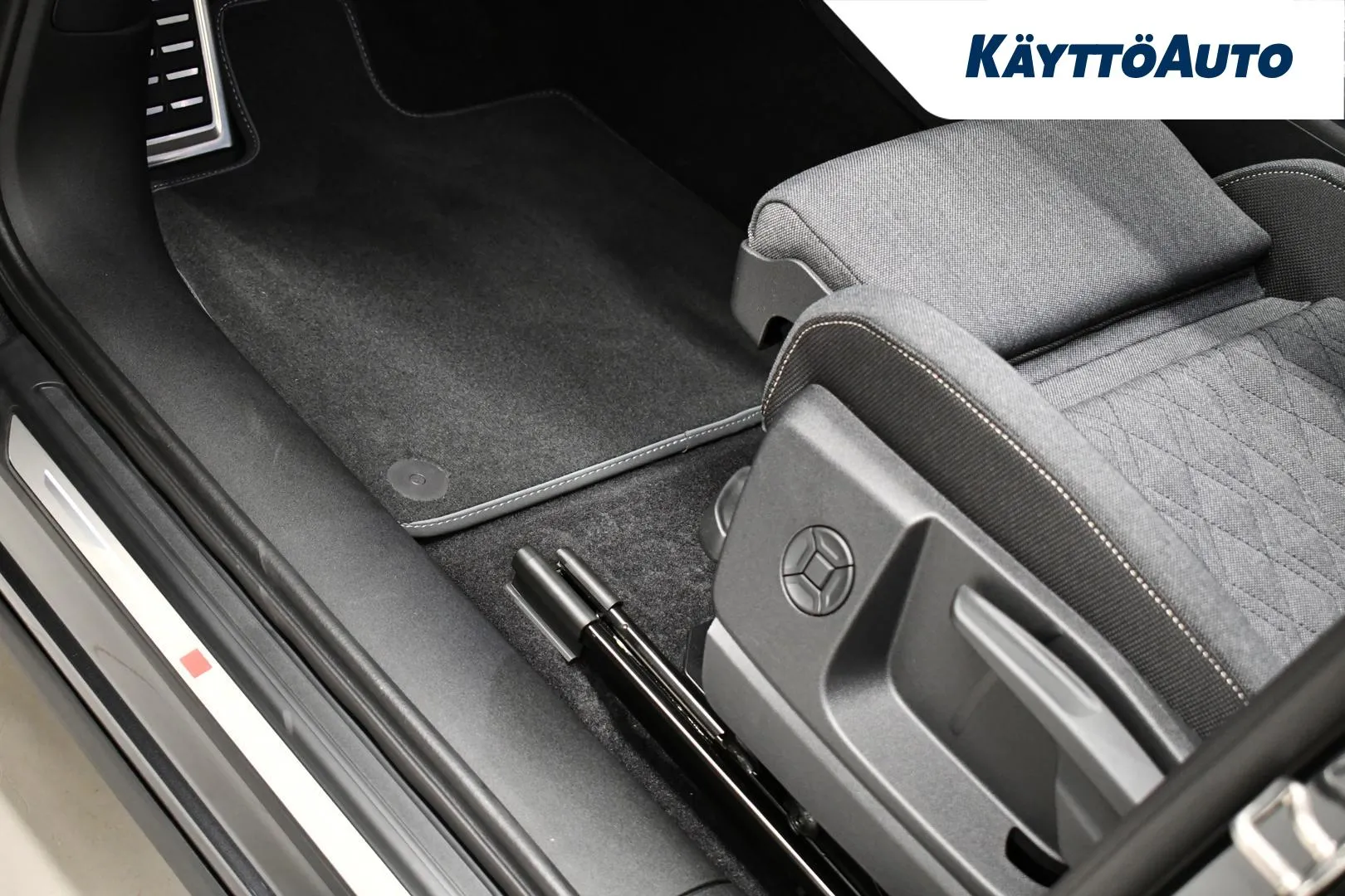 Audi Q5 YZZ-710 carousel image