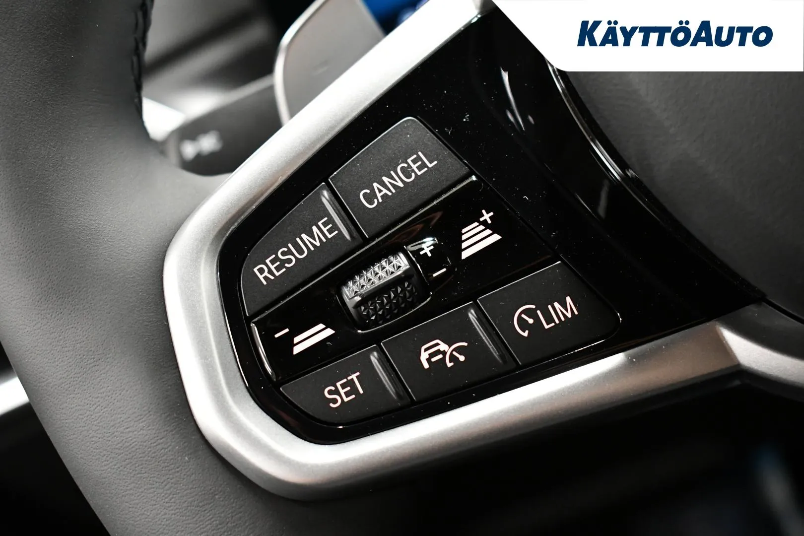 BMW 330 YYE-538 carousel image