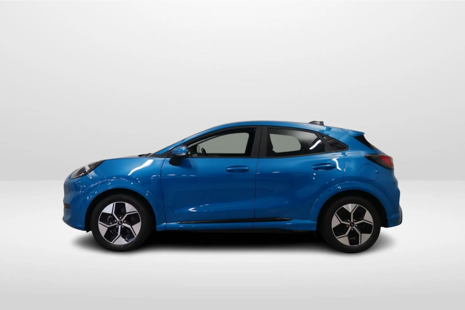 Ford Puma Gen-E JOC-188 carousel image