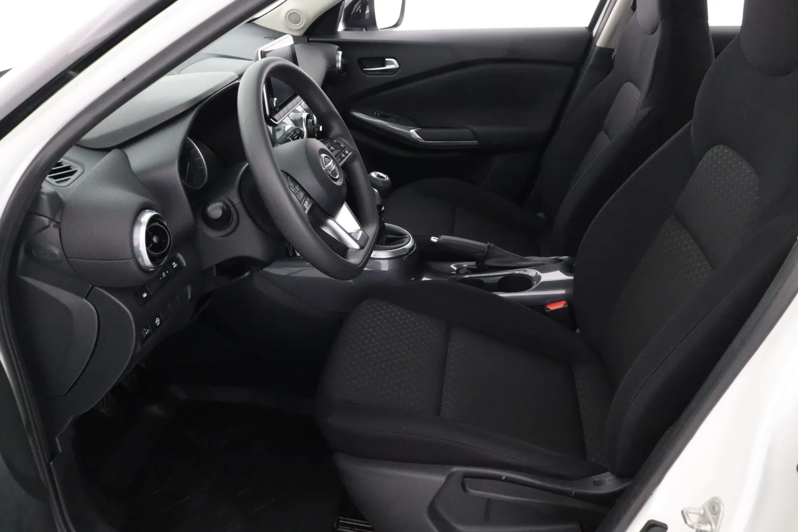 NISSAN Juke XRN-466 carousel image