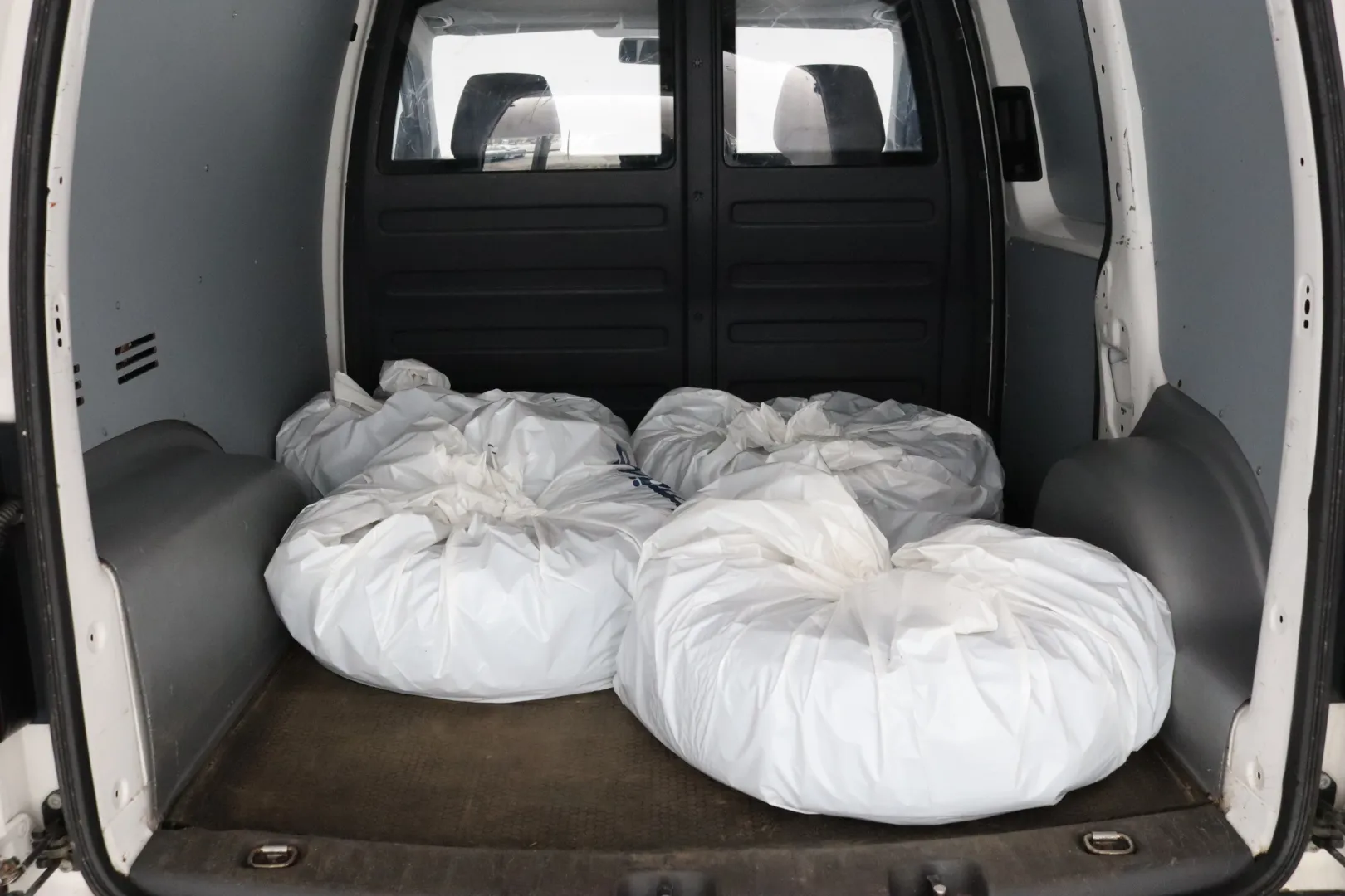 VOLKSWAGEN Caddy TYZ-134 carousel image