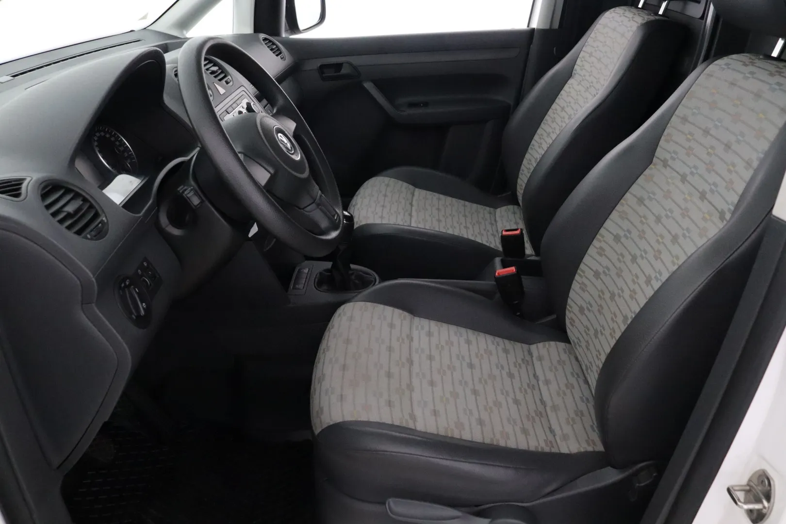 VOLKSWAGEN Caddy TYZ-134 carousel image