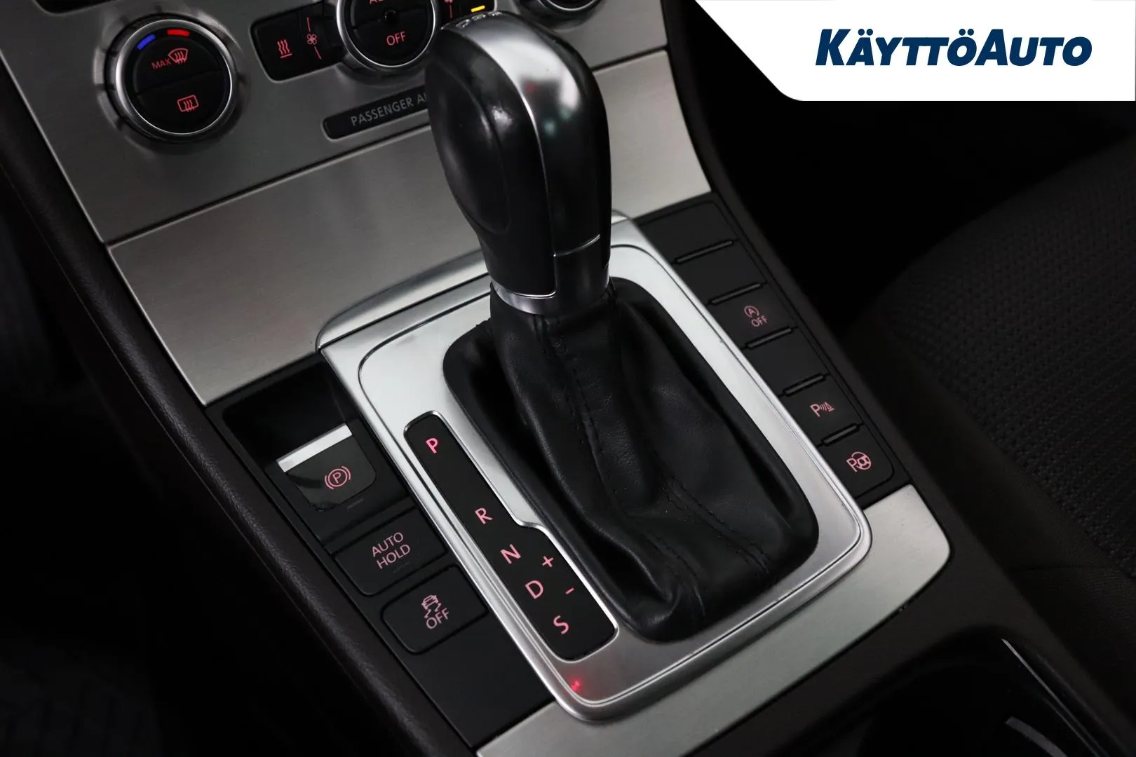 VOLKSWAGEN Passat VXH-621 carousel image